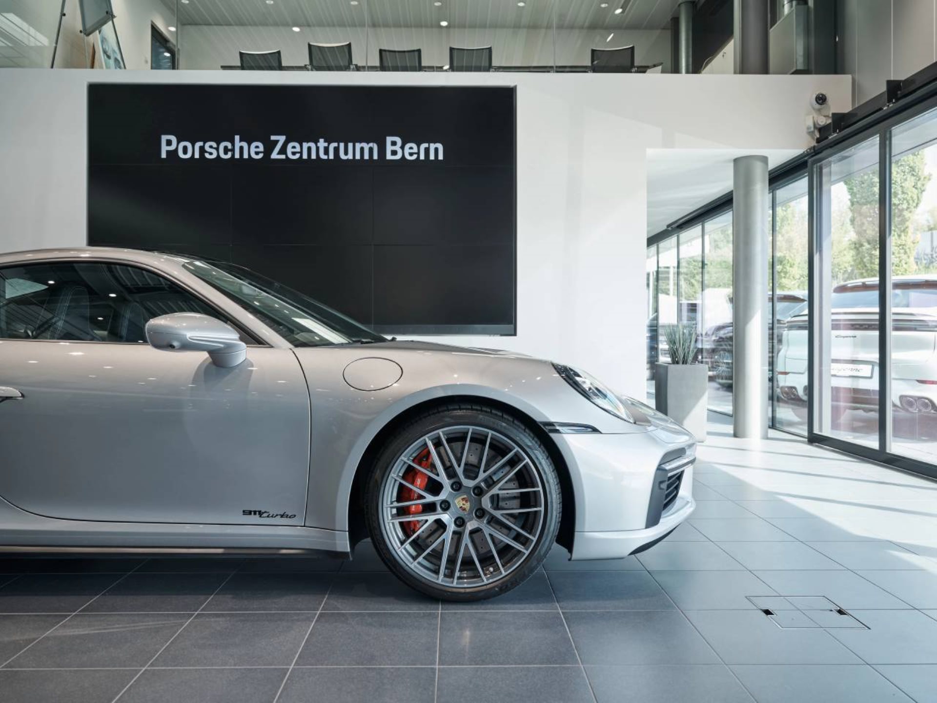PORSCHE 911 Turbo-image-11