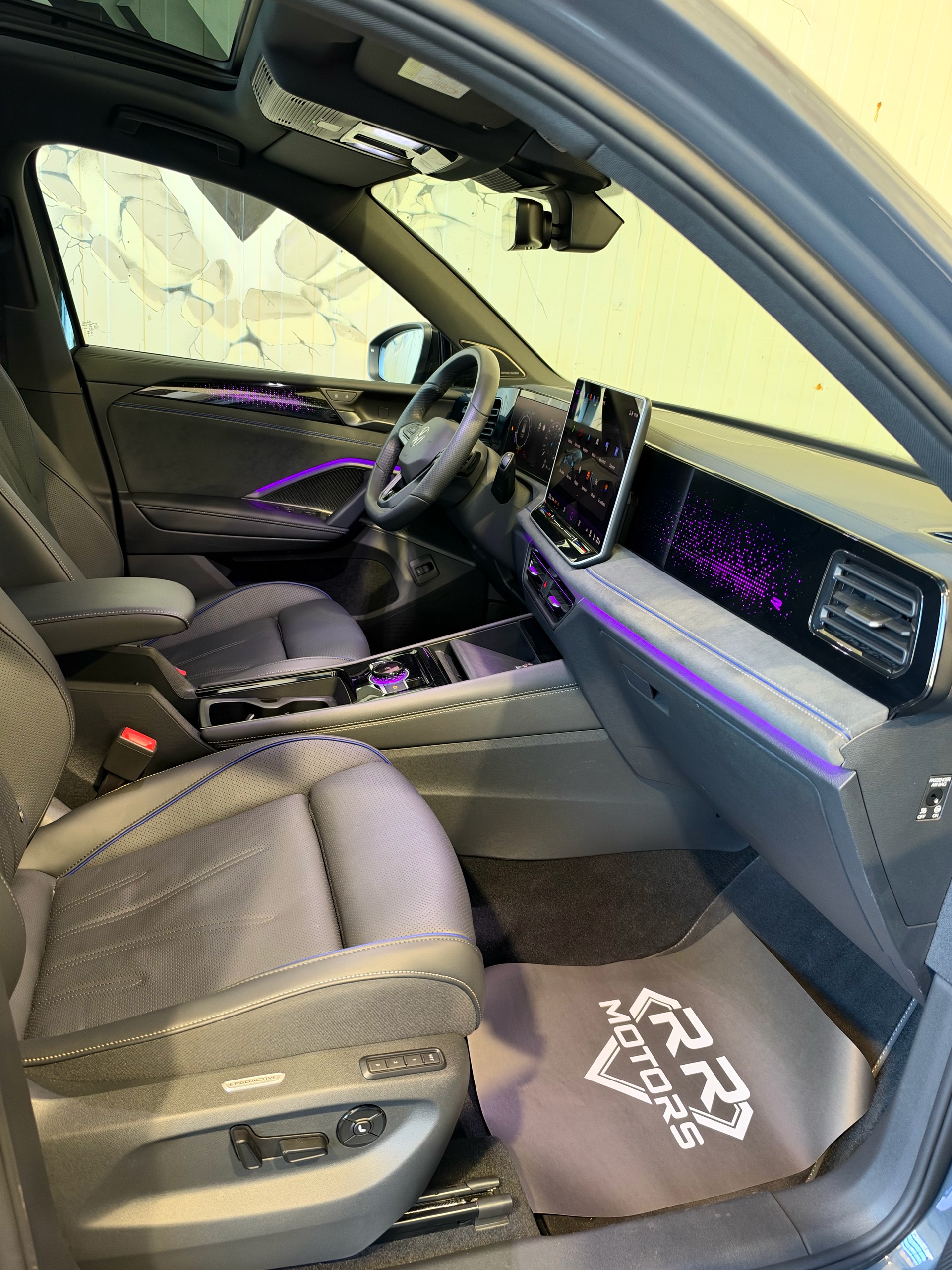 VW Tiguan 2.0 TSI DSG R-Line Plus 4Motion-image-6