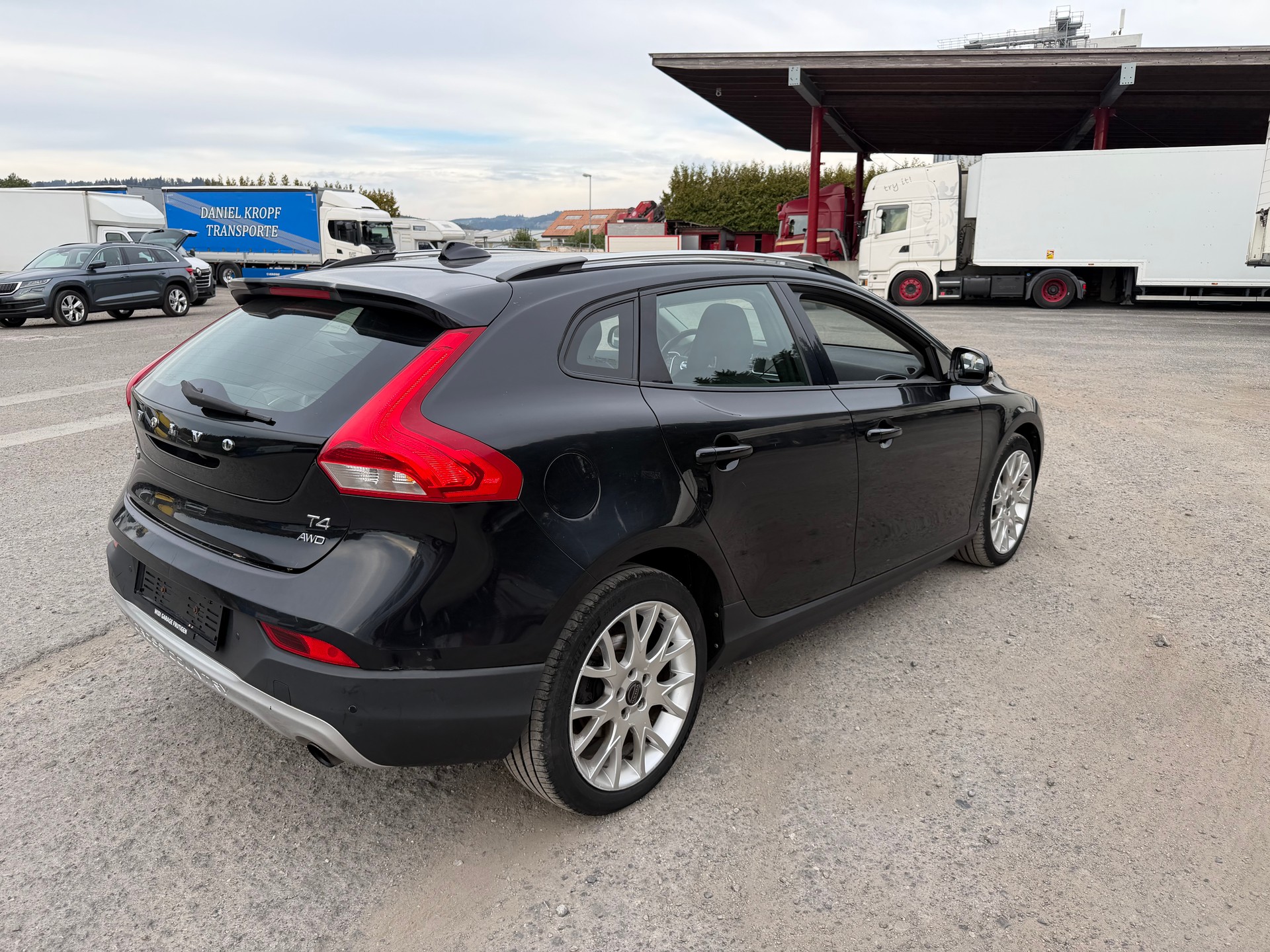 VOLVO V40 Cross Country T4 2.0 AWD Kinetic Geartronic-image-4