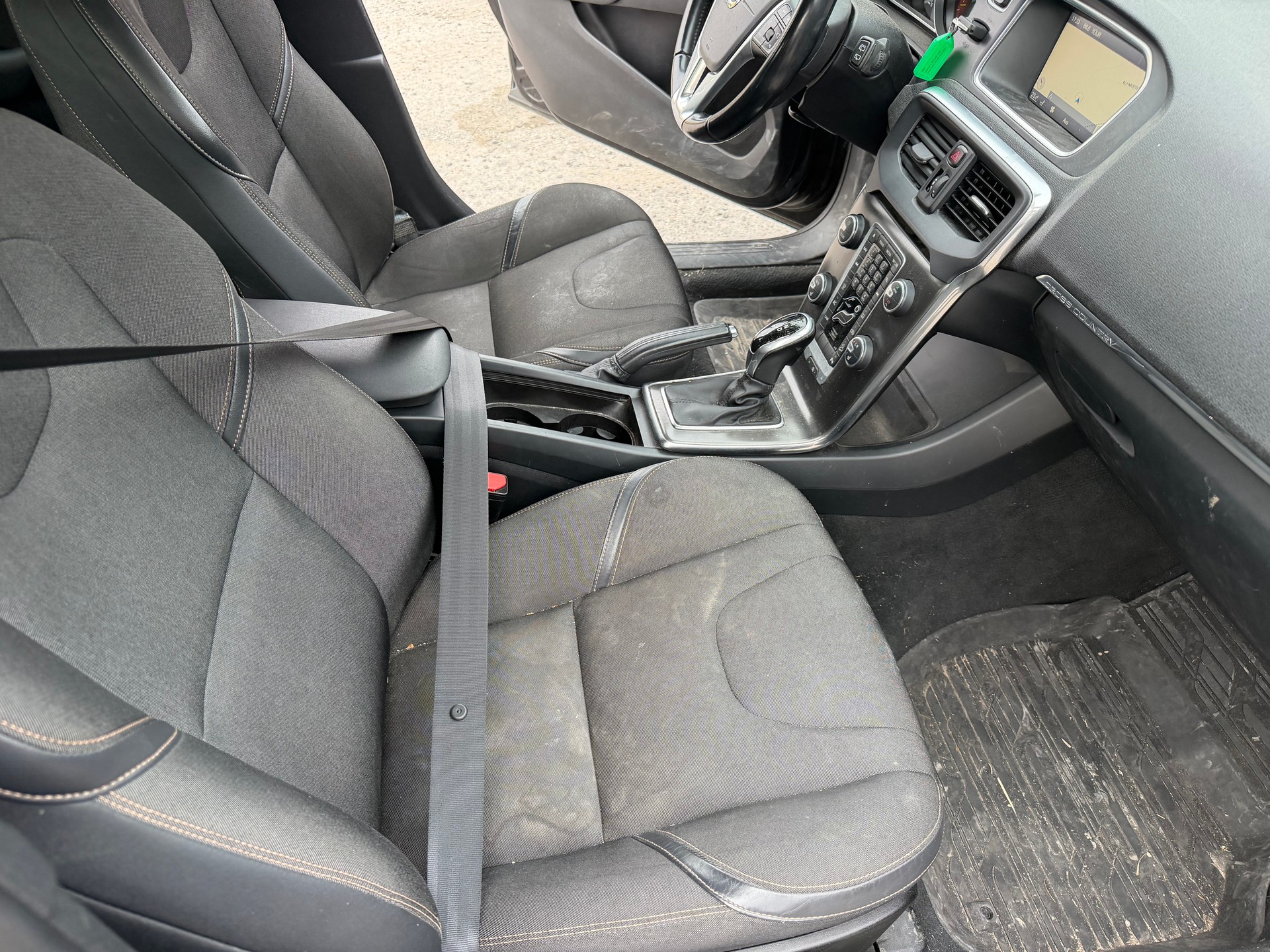 VOLVO V40 Cross Country T4 2.0 AWD Kinetic Geartronic-image-10