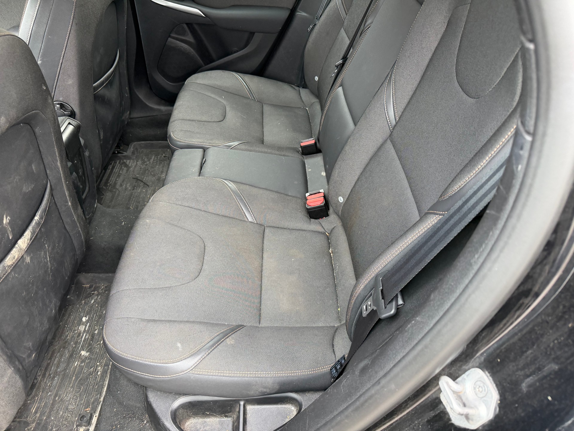 VOLVO V40 Cross Country T4 2.0 AWD Kinetic Geartronic-image-9