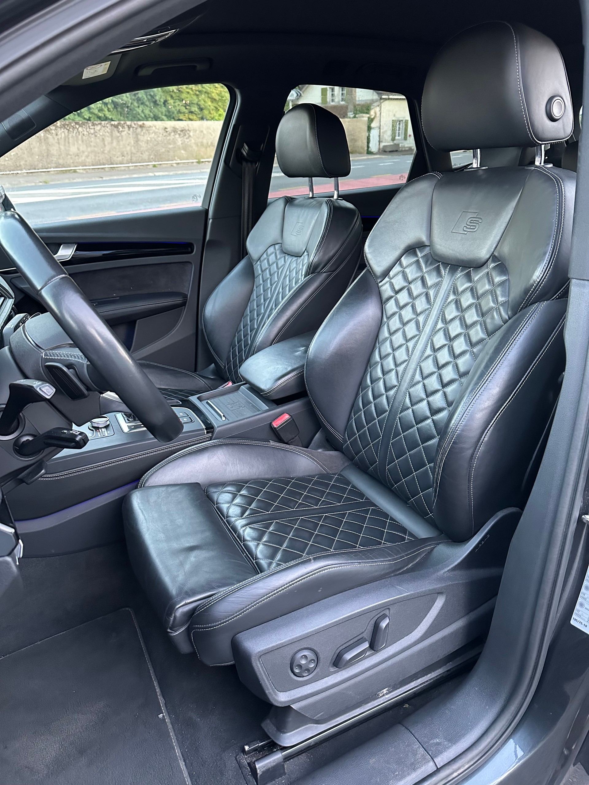 AUDI 3.0 V6 TFSI quattro T-Tronic-image-3
