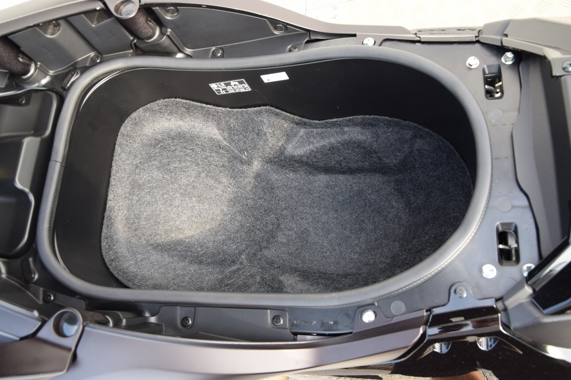 YAMAHA T-MAX Tech-Max XP 560-image-13