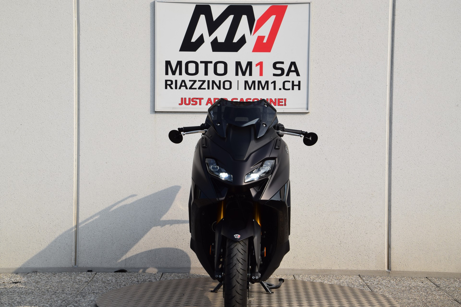 YAMAHA T-MAX Tech-Max XP 560-showroom-element-2