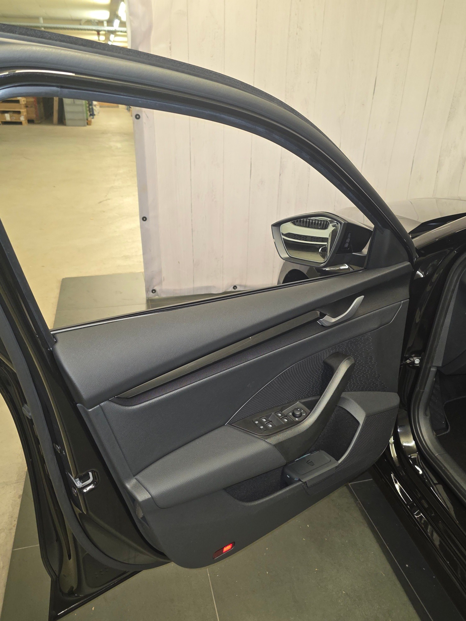 SKODA Octavia Combi 2.0 TDI DSG Selection-image-8