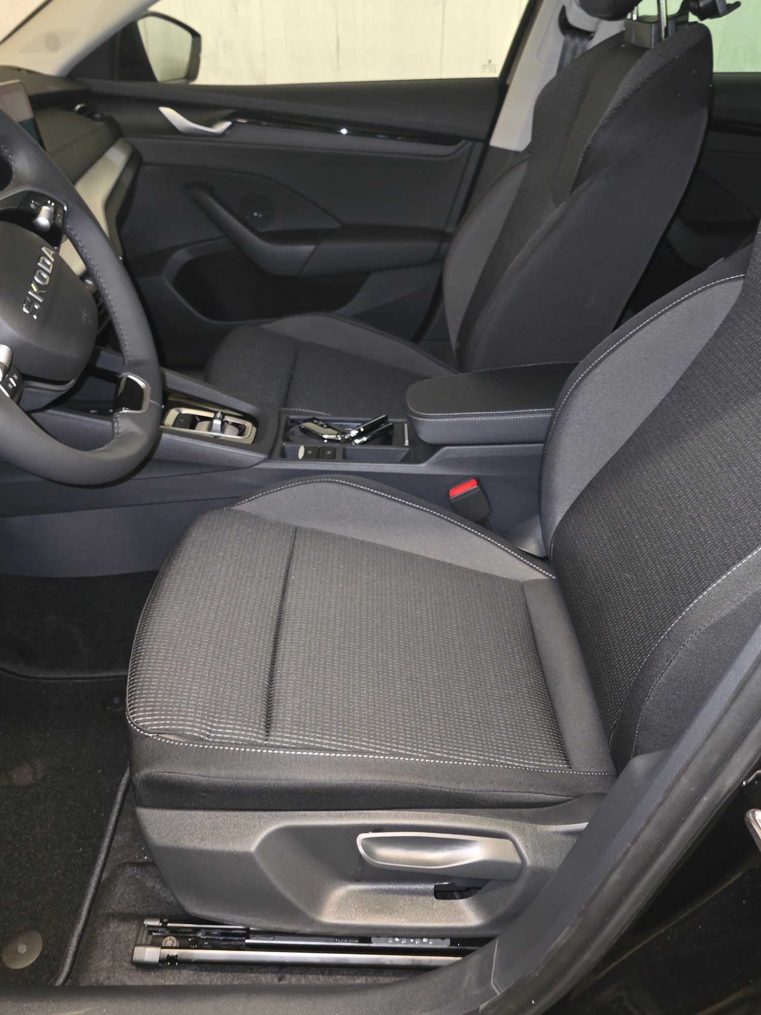 SKODA Octavia Combi 2.0 TDI DSG Selection-image-9
