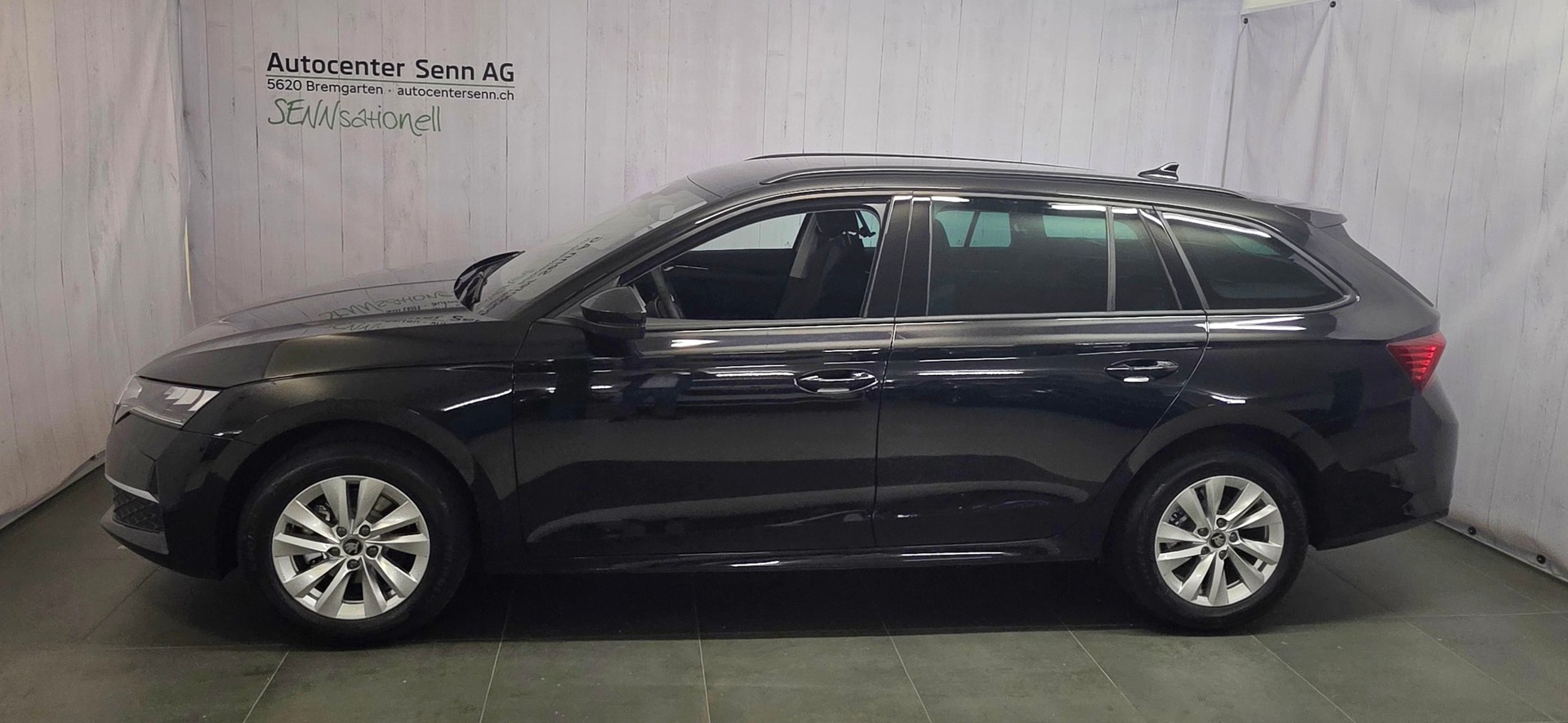 SKODA Octavia Combi 2.0 TDI DSG Selection-showroom-element-2