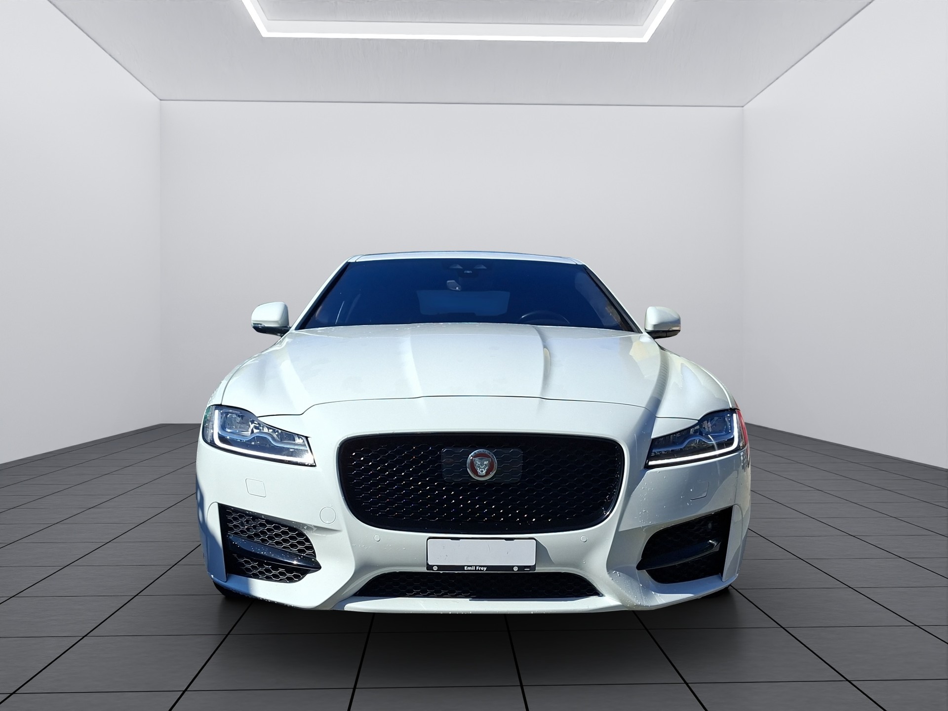 JAGUAR XF 30t R-Sport AWD-image-1