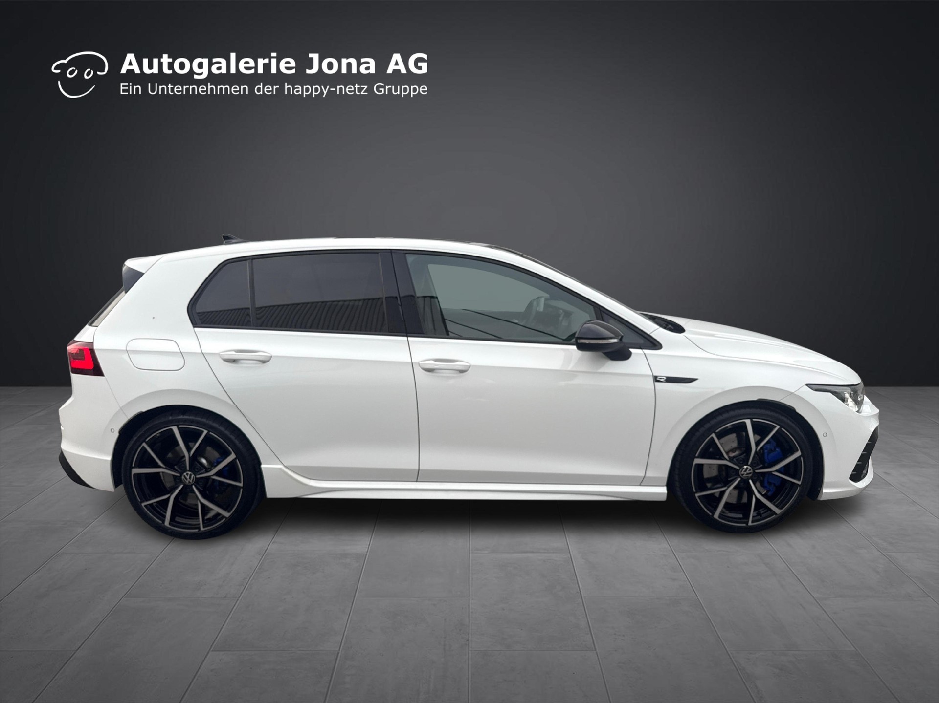 VW Golf VIII 2.0 TSI R DSG 4motion-image-1