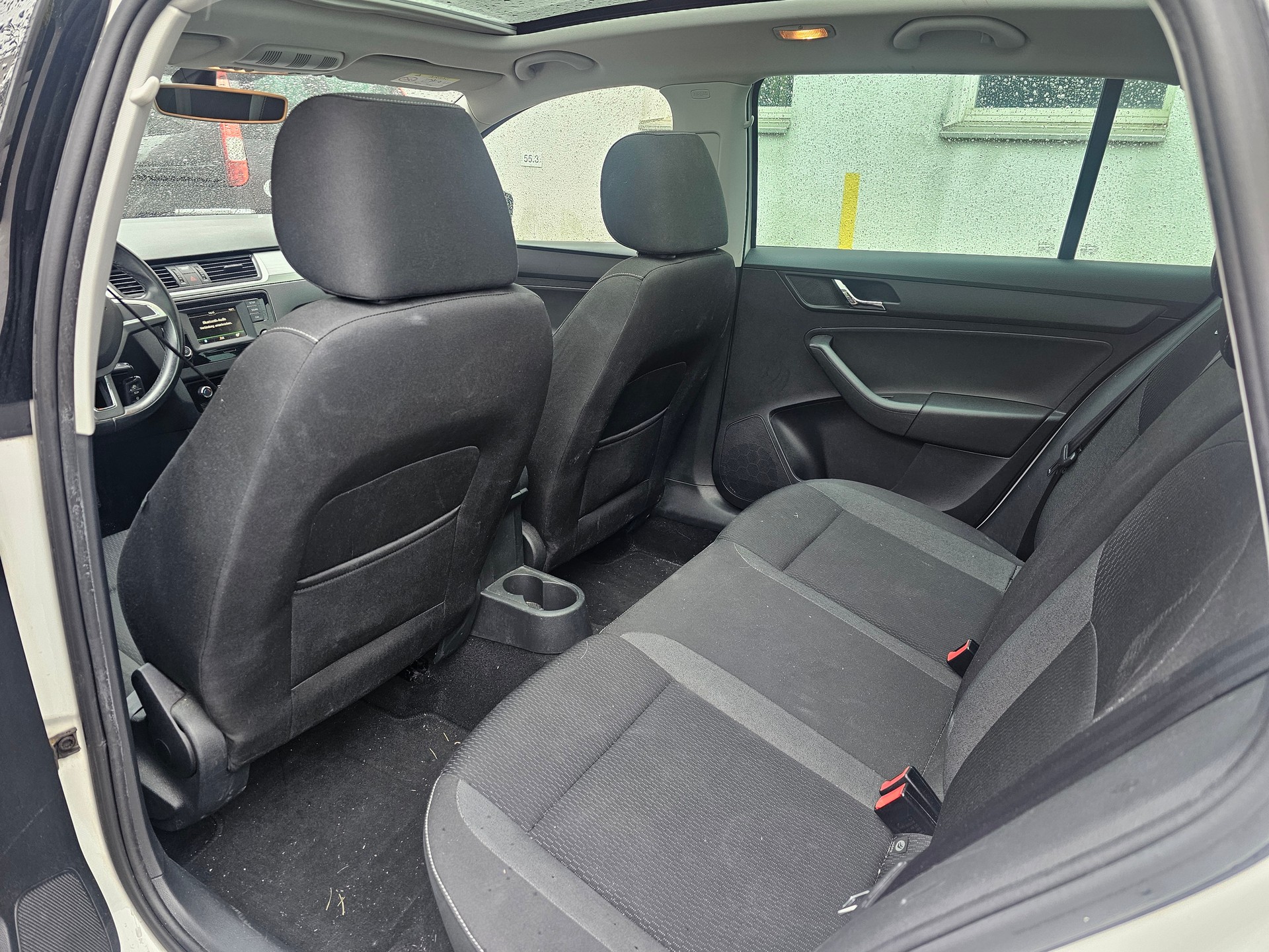 SKODA Rapid Spaceback 1.2 TSI Ambition-image-4