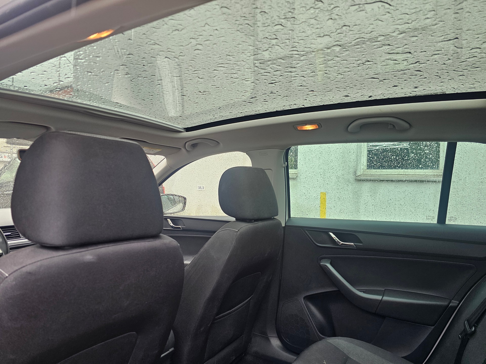 SKODA Rapid Spaceback 1.2 TSI Ambition-image-5