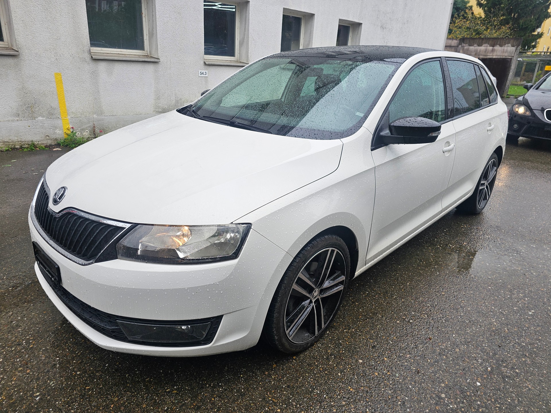 SKODA Rapid Spaceback 1.2 TSI Ambition-image-2