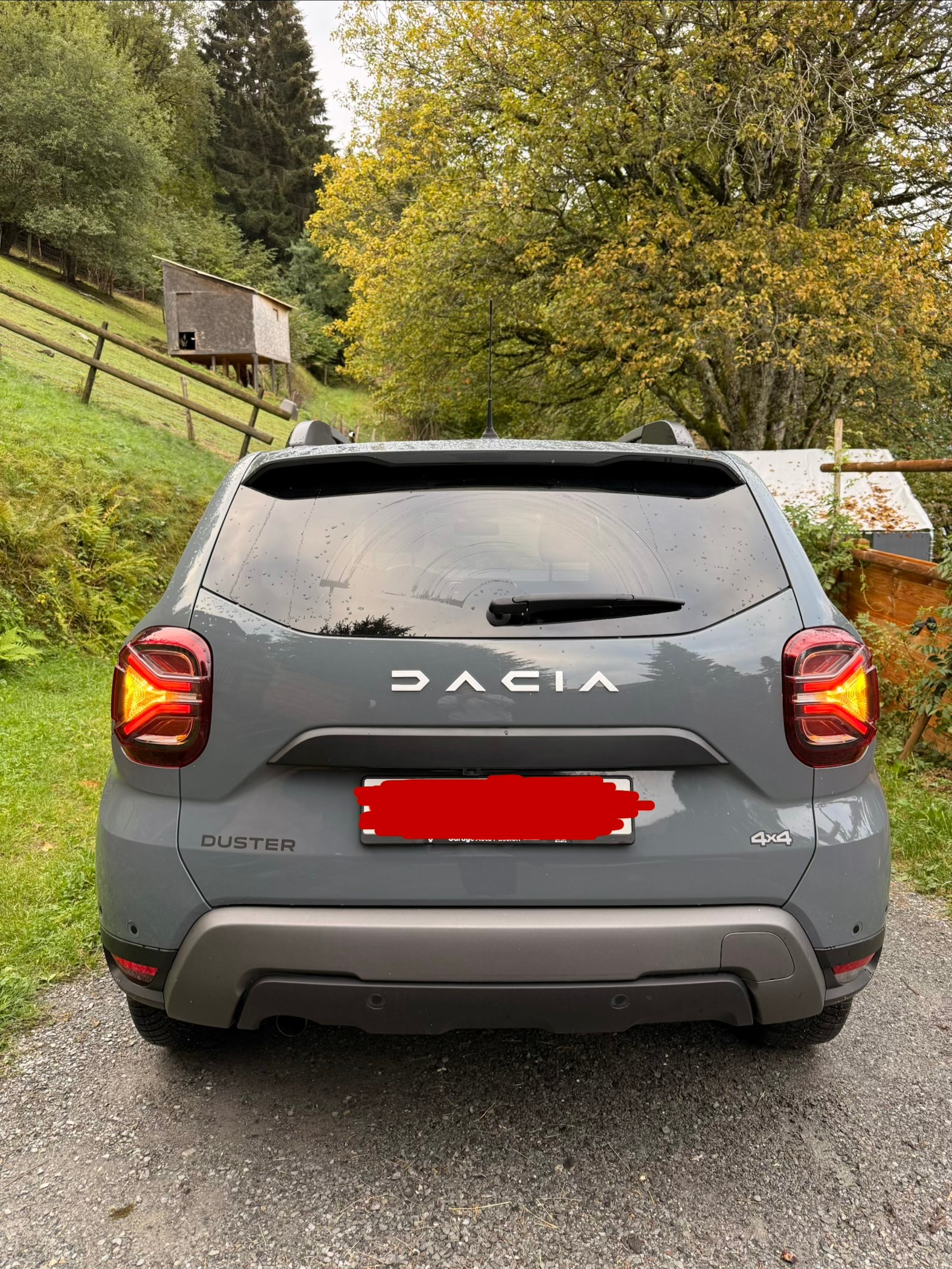 DACIA 1.3 TCe 150 Journey+ 4WD-image-4