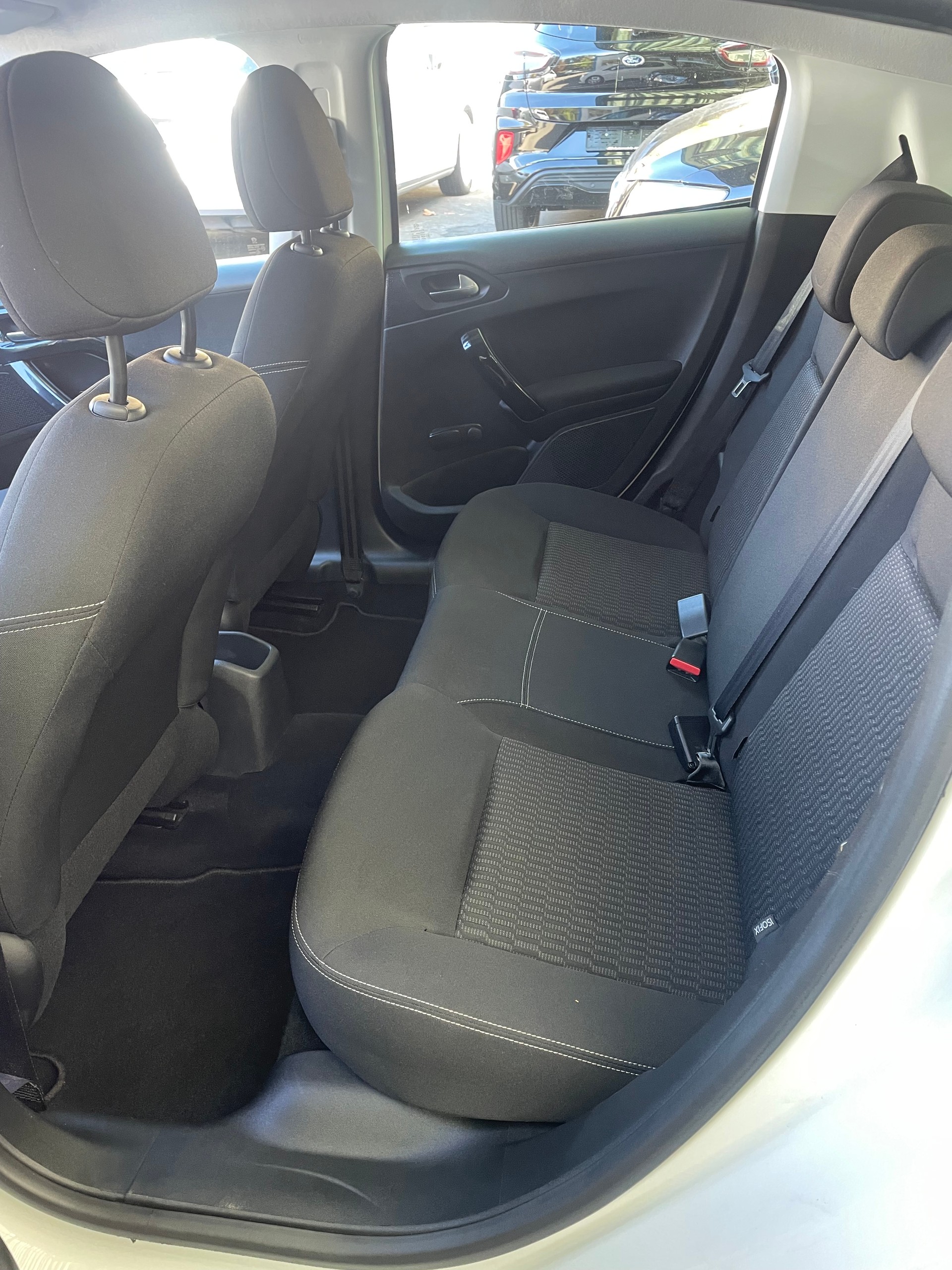 PEUGEOT 208 1.2 PureTech Active-image-8