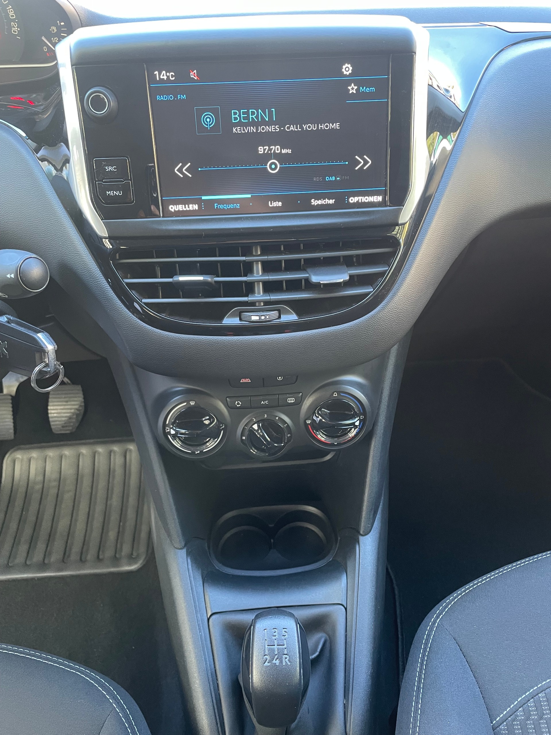 PEUGEOT 208 1.2 PureTech Active-image-10