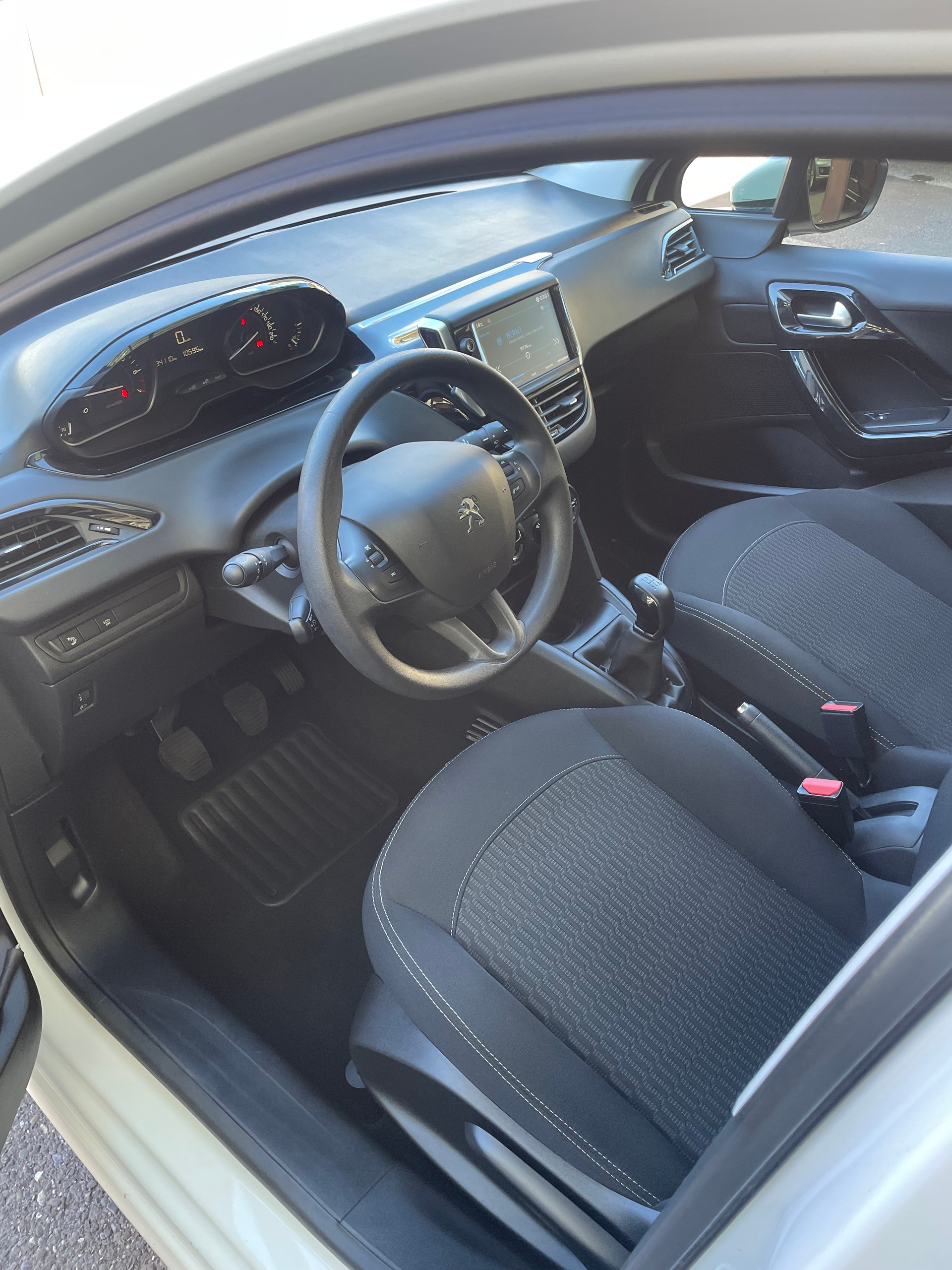 PEUGEOT 208 1.2 PureTech Active-image-6