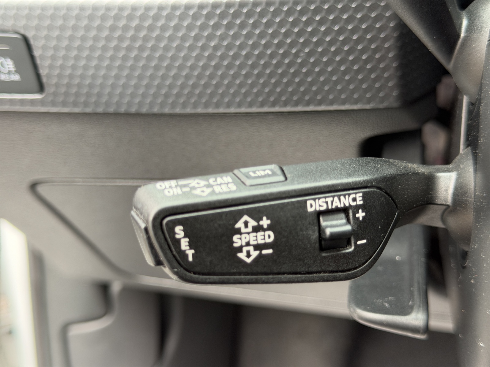 AUDI A1 Sportback 30 TFSI S Line S-tronic-image-22