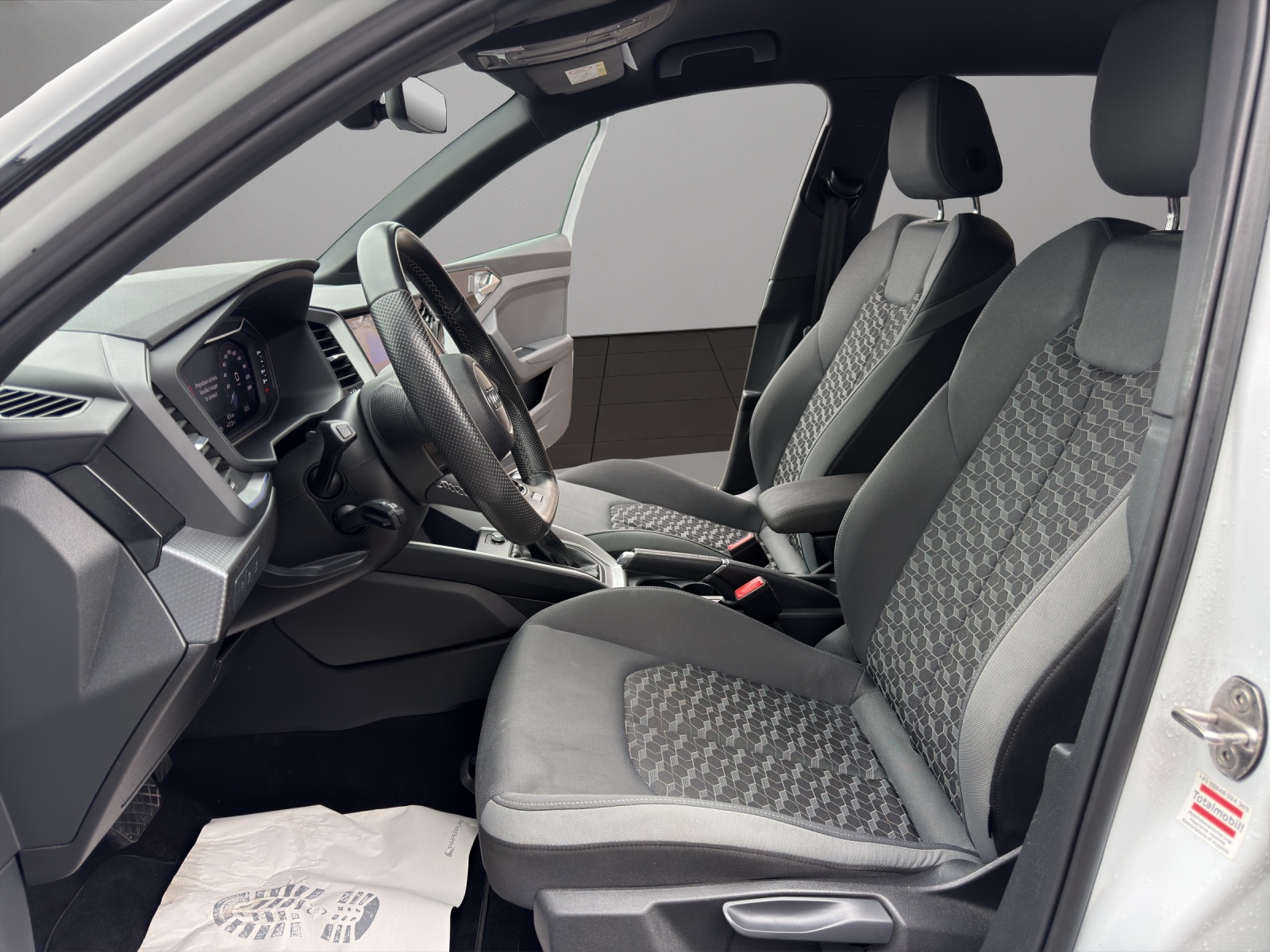 AUDI A1 Sportback 30 TFSI S Line S-tronic-image-8