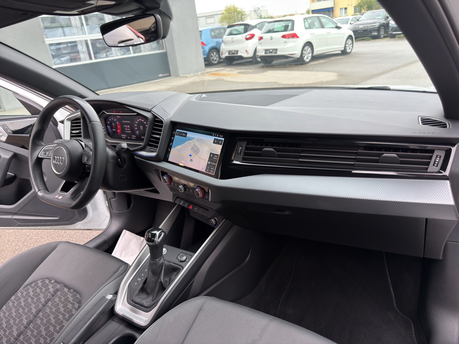 AUDI A1 Sportback 30 TFSI S Line S-tronic-image-25