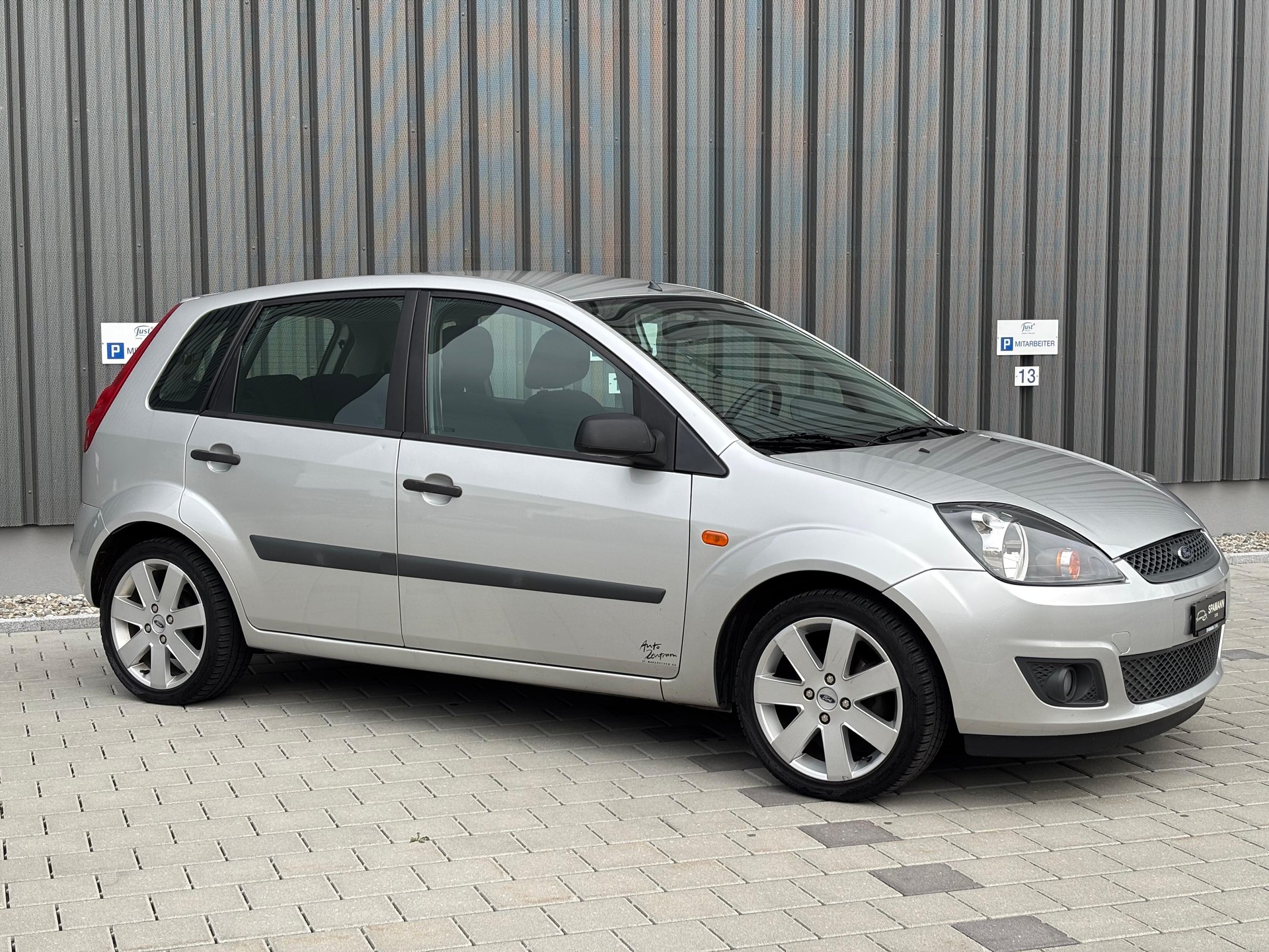 FORD Fiesta 1.6 16V Techno-image-9