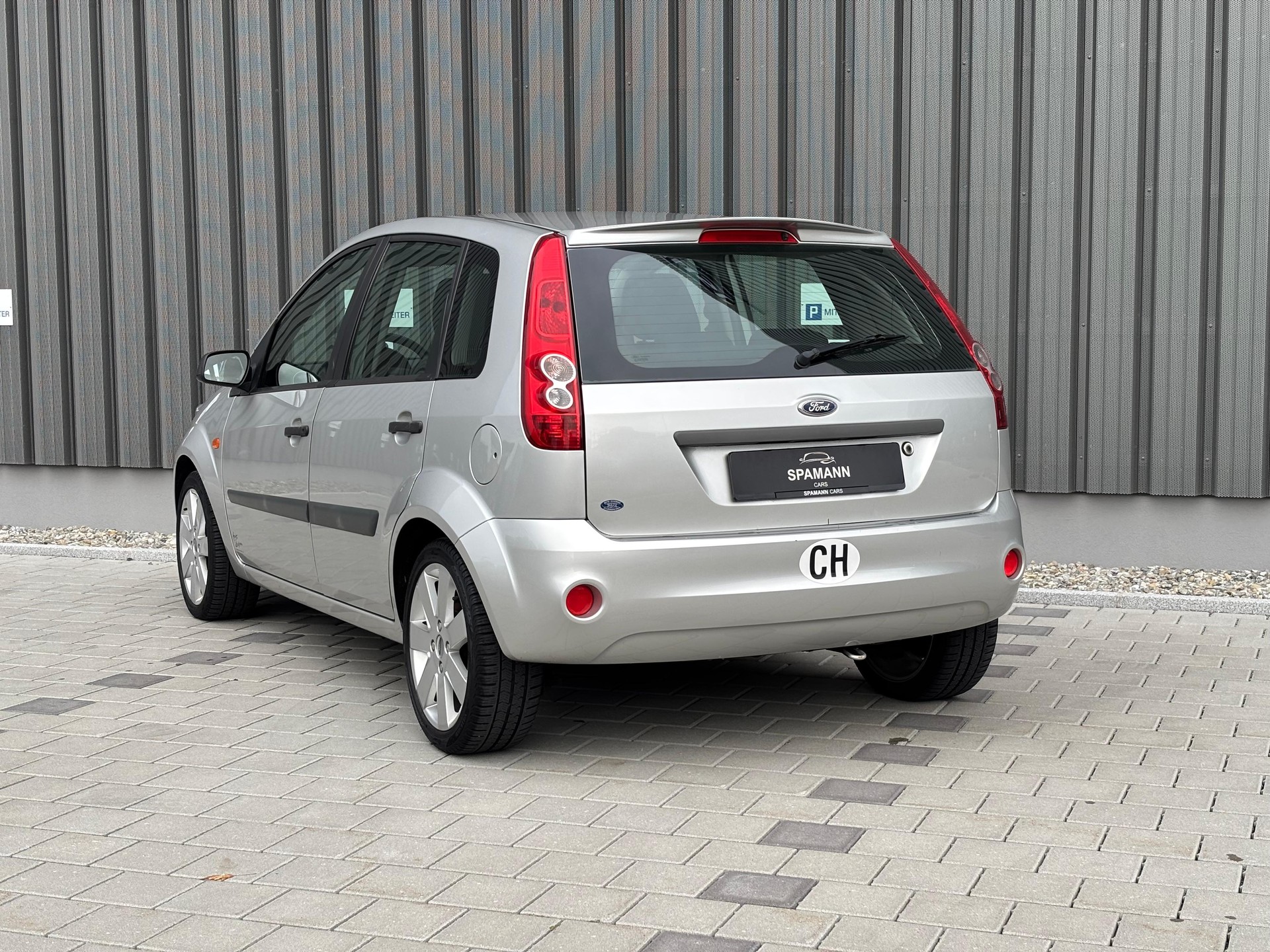 FORD Fiesta 1.6 16V Techno-image-5