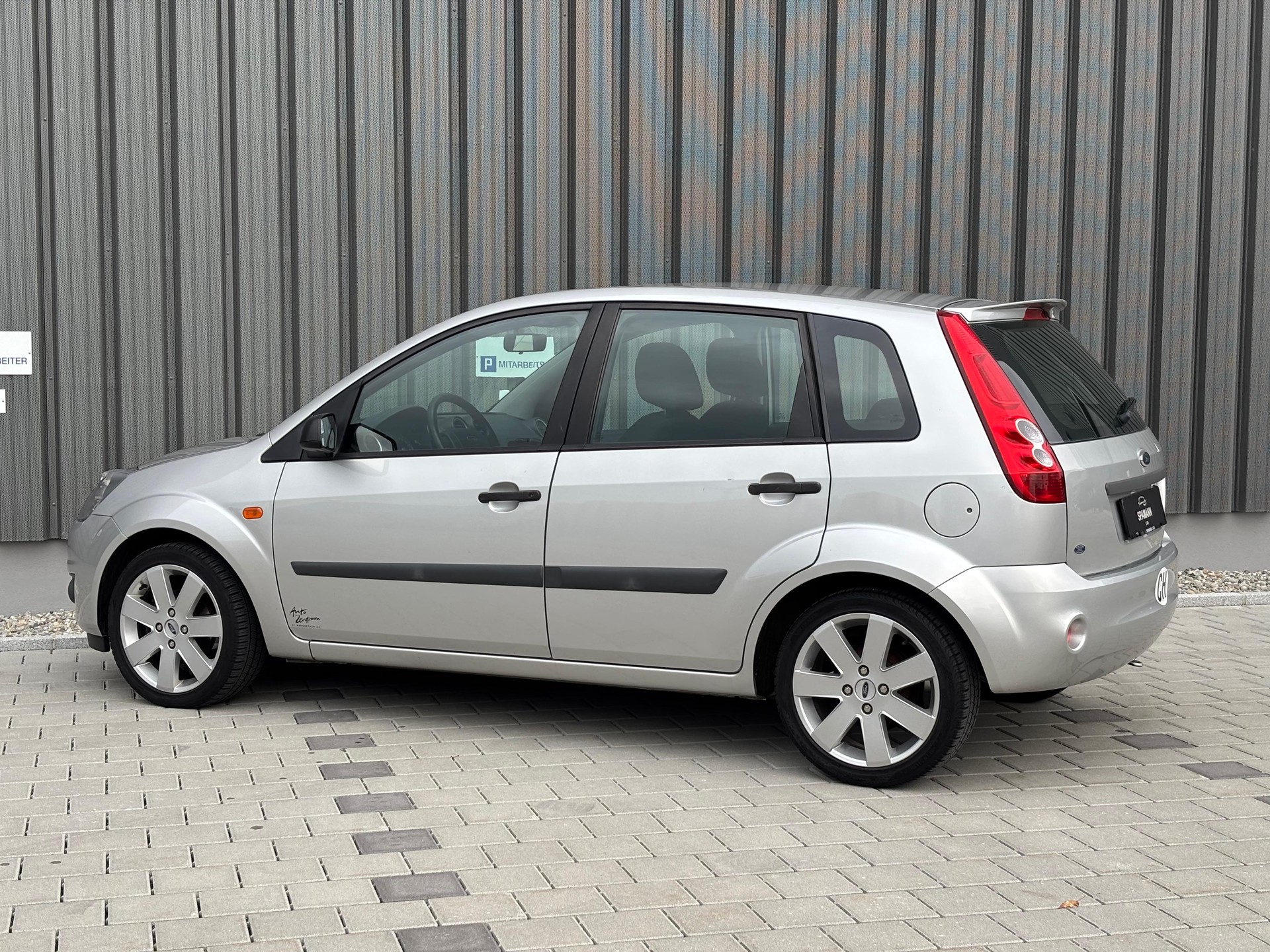 FORD Fiesta 1.6 16V Techno-image-3