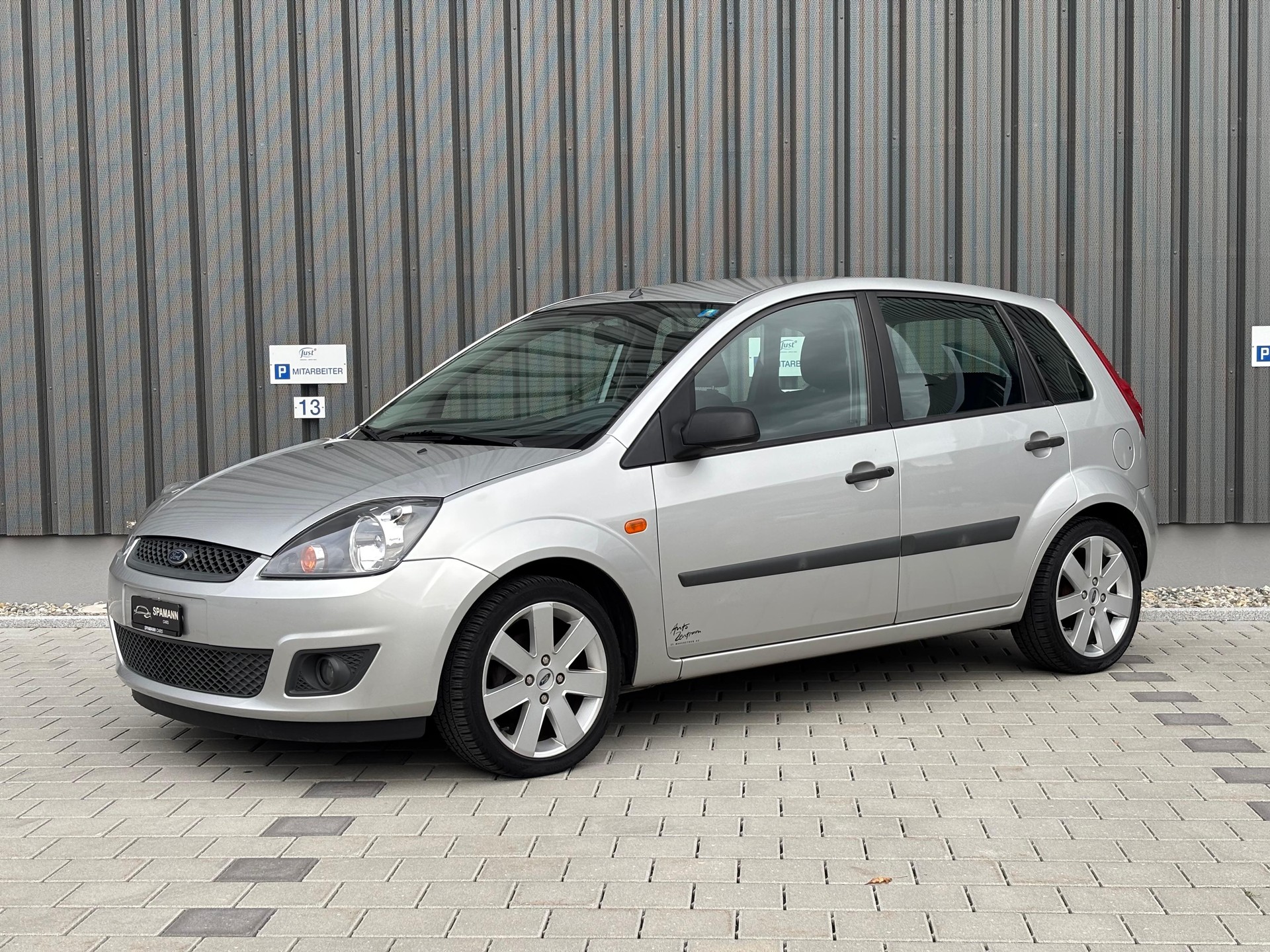 FORD Fiesta 1.6 16V Techno-image-1