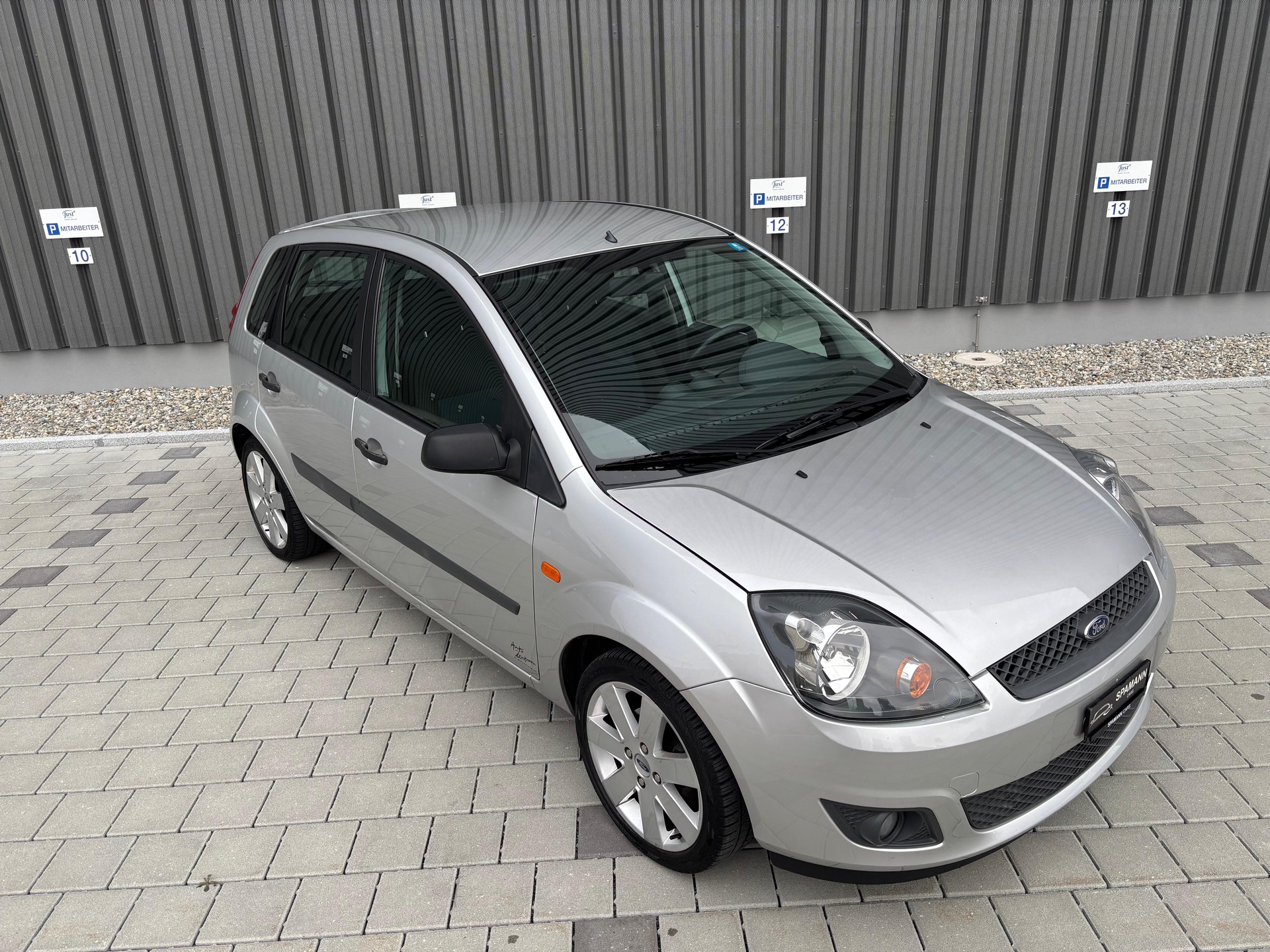 FORD Fiesta 1.6 16V Techno-image-12