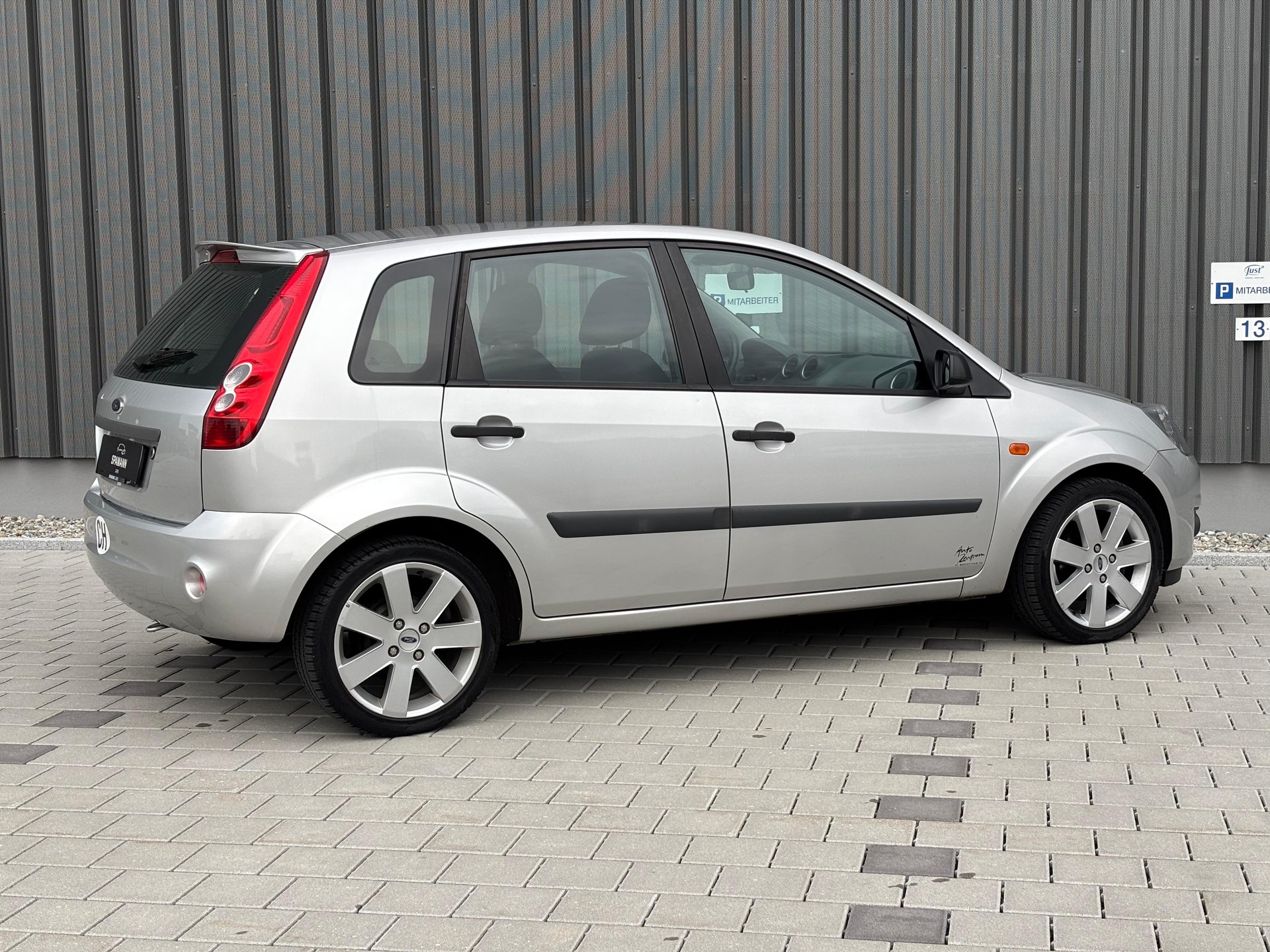 FORD Fiesta 1.6 16V Techno-image-8