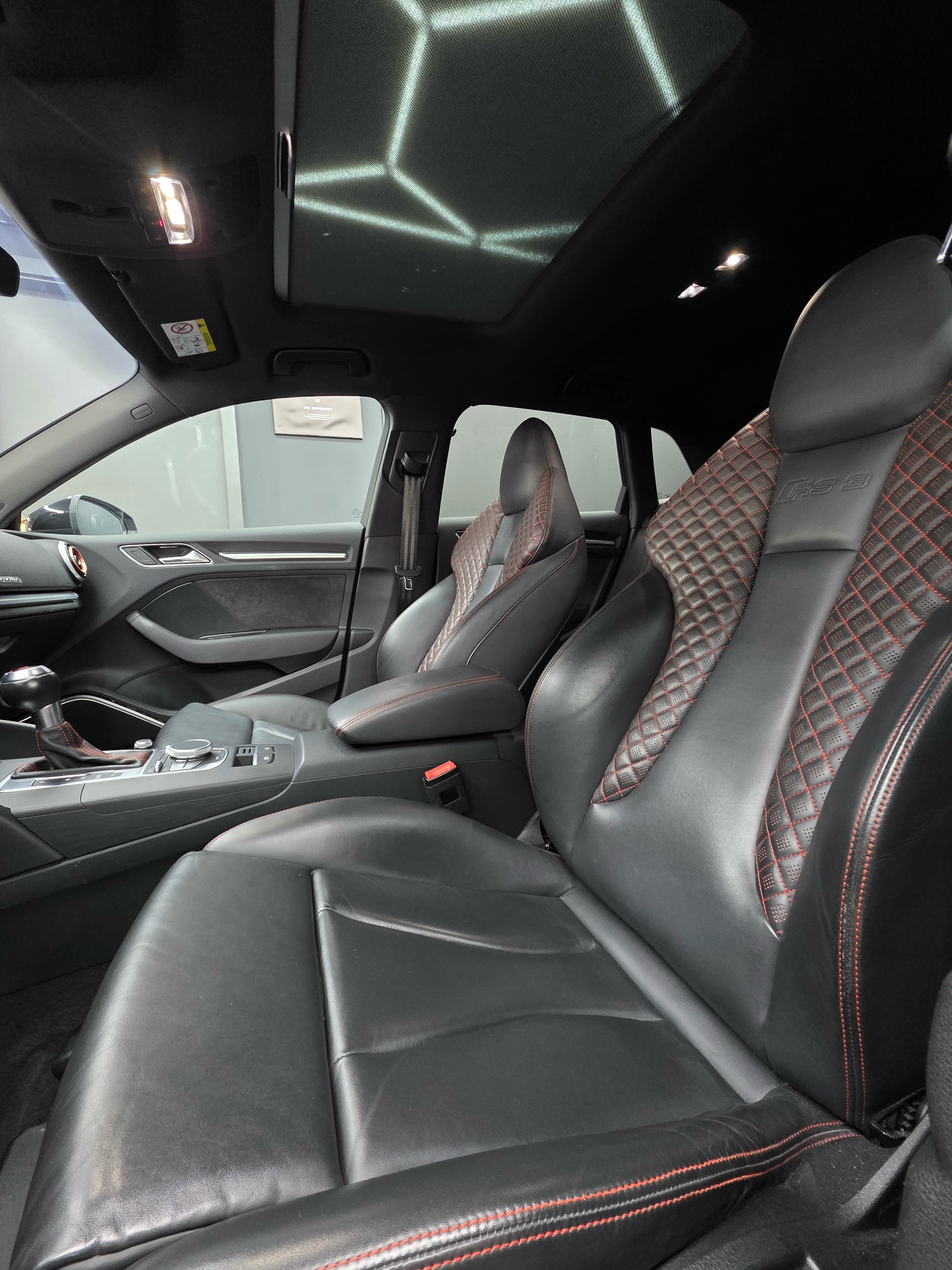 AUDI RS3 2.5 TSI quattro S-tronic-image-7