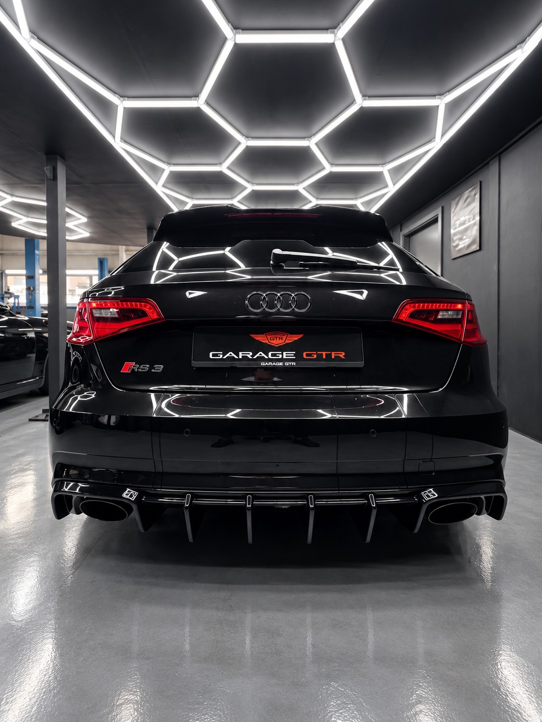 AUDI RS3 2.5 TSI quattro S-tronic-image-4
