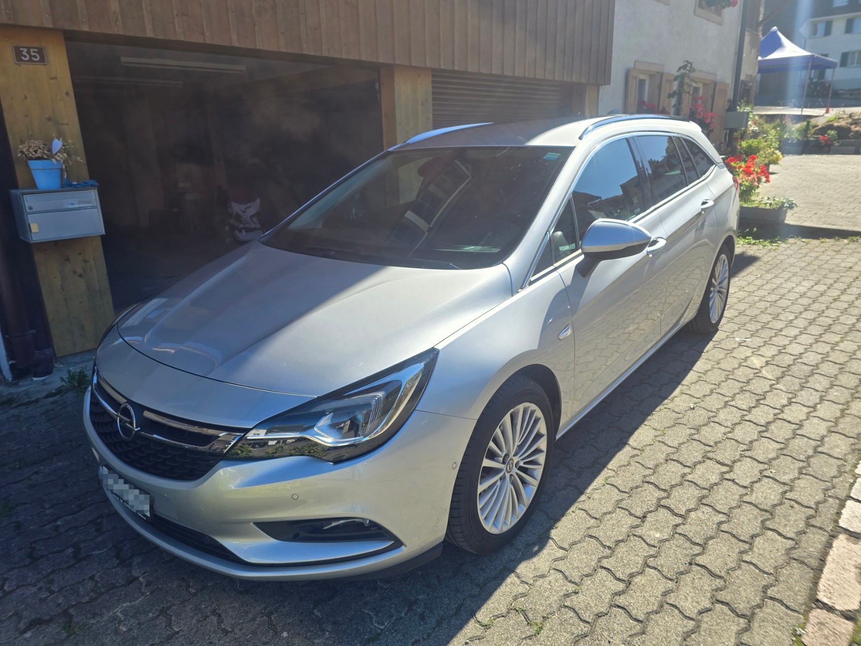 Car photo