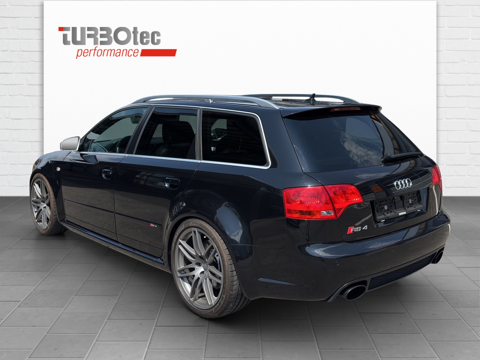AUDI RS4 Avant 4.2 V8 quattro-image-2