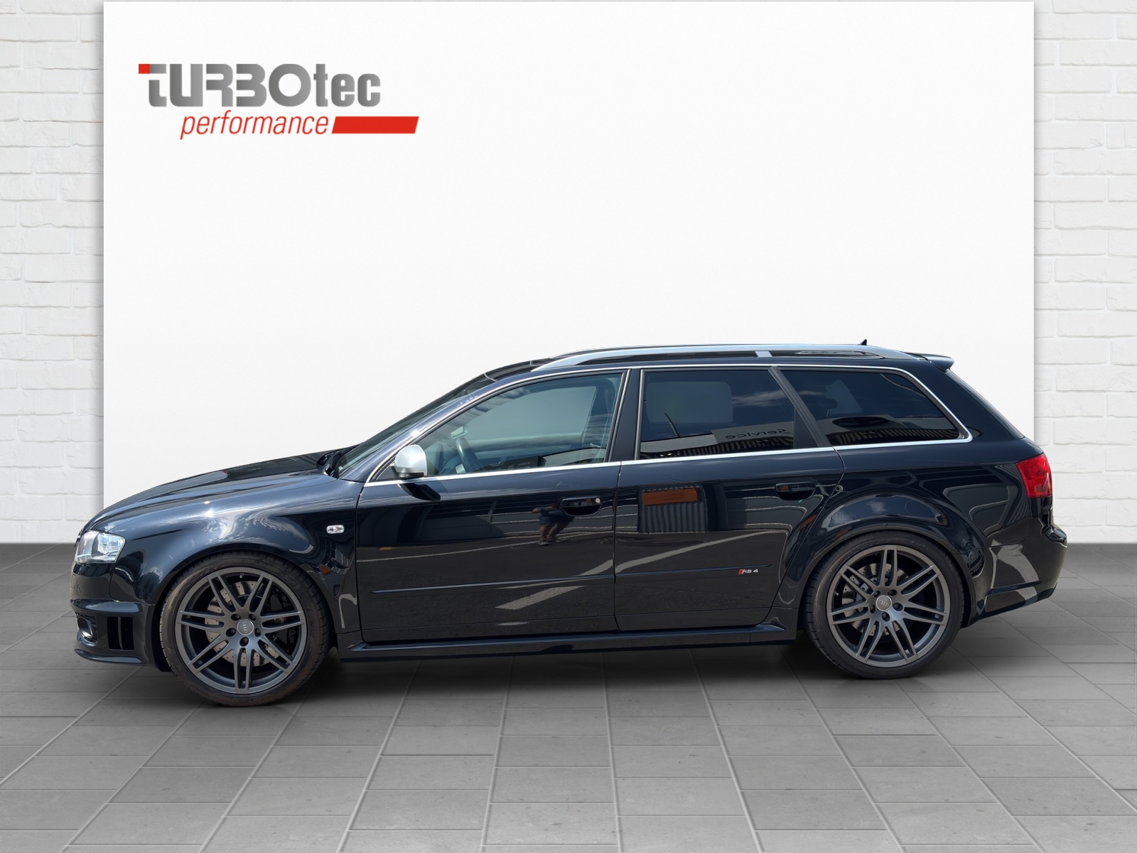 AUDI RS4 Avant 4.2 V8 quattro-image-1