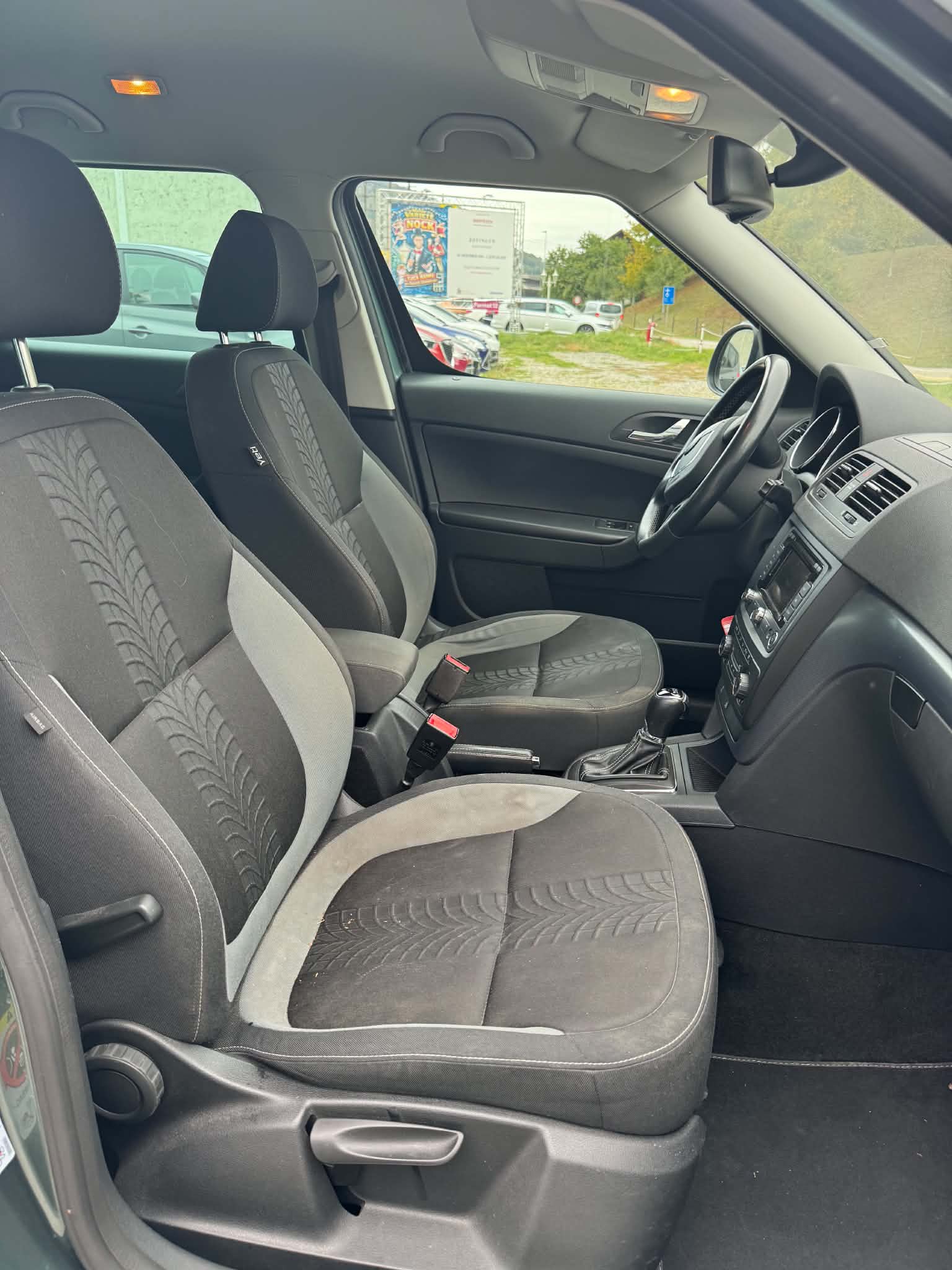 SKODA Yeti 1.8 TSI L&K 4x4 DSG-image-6