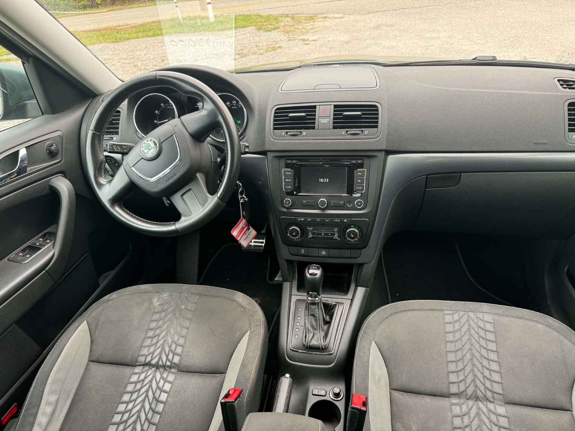 SKODA Yeti 1.8 TSI L&K 4x4 DSG-image-3