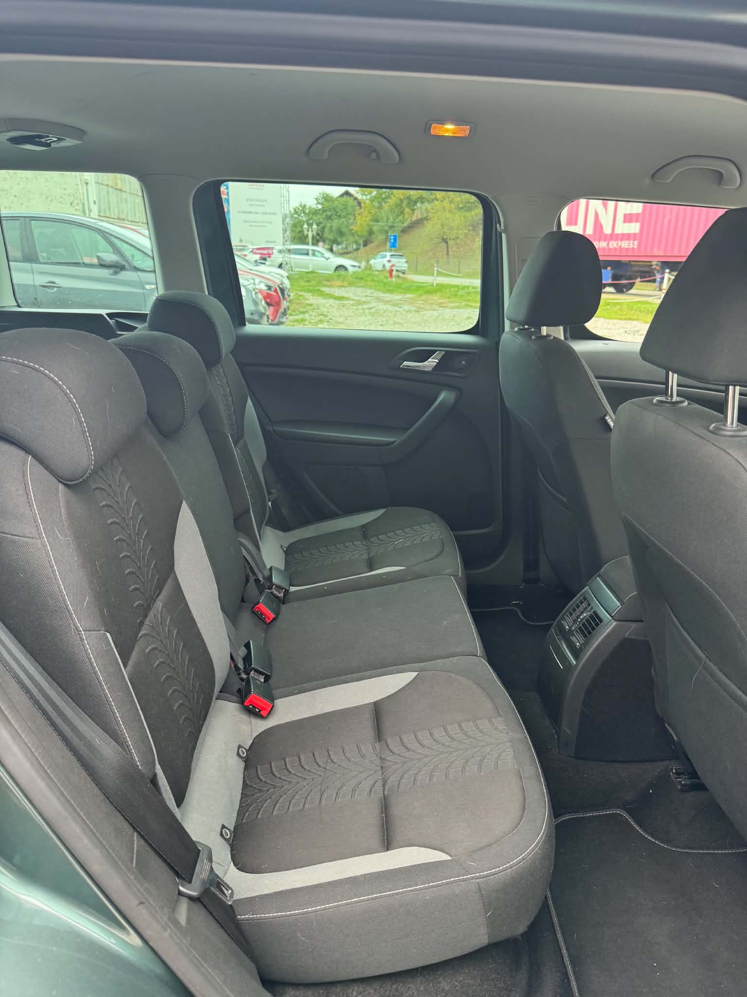 SKODA Yeti 1.8 TSI L&K 4x4 DSG-image-7