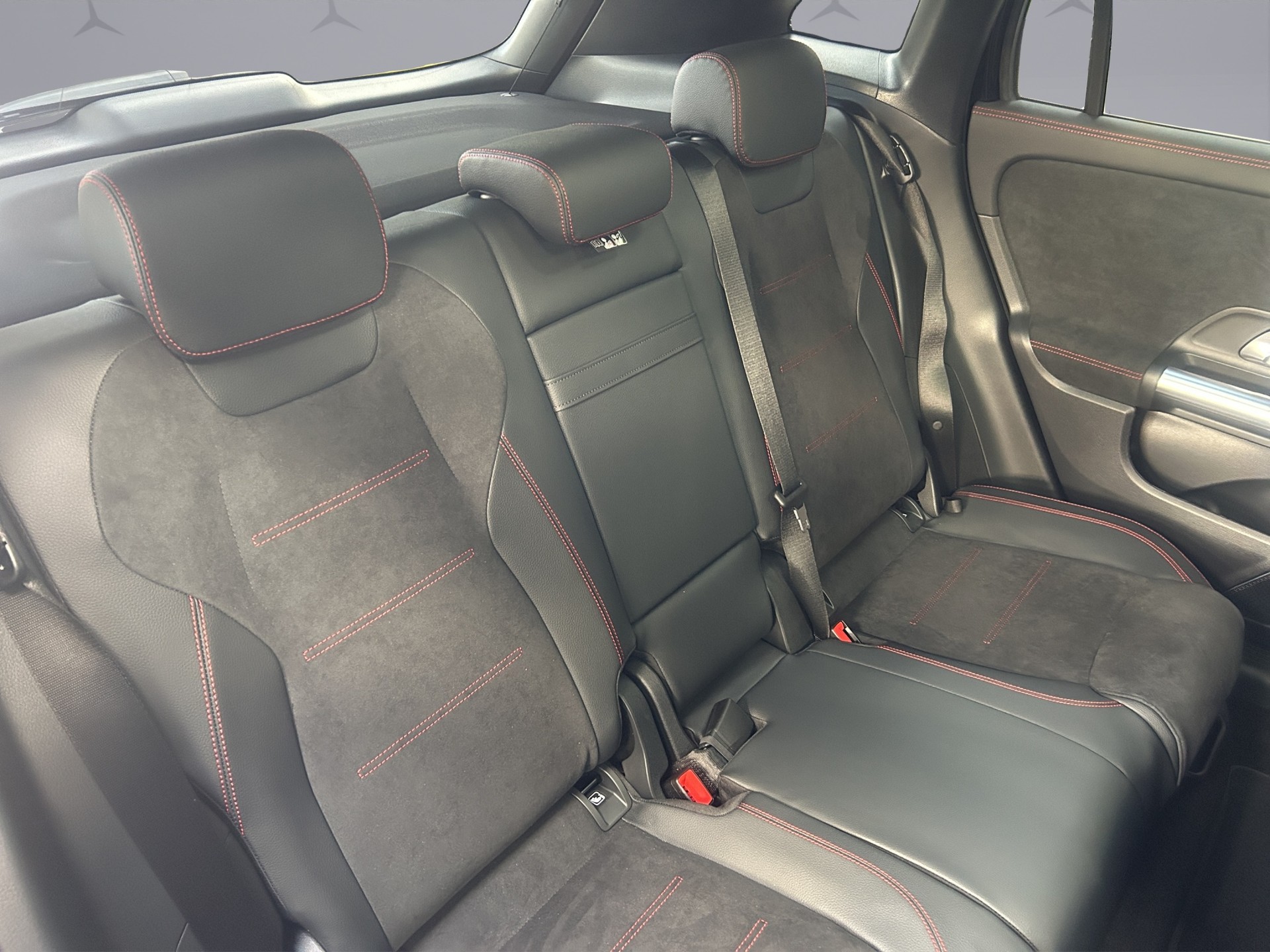 MERCEDES-BENZ GLA-Klasse H247 GLA 250 Swiss Star AMG Line 4matic-image-17