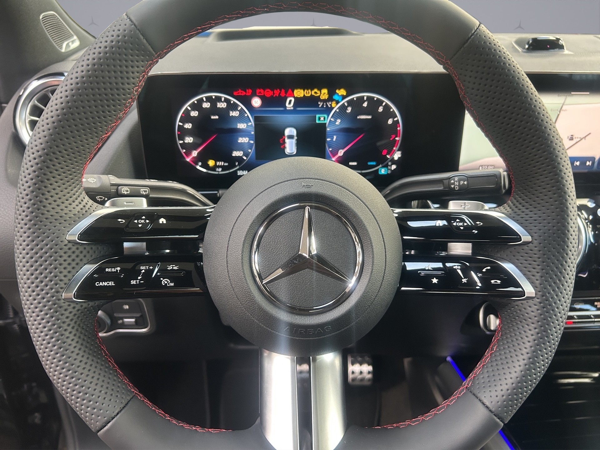 MERCEDES-BENZ GLA-Klasse H247 GLA 250 Swiss Star AMG Line 4matic-image-12