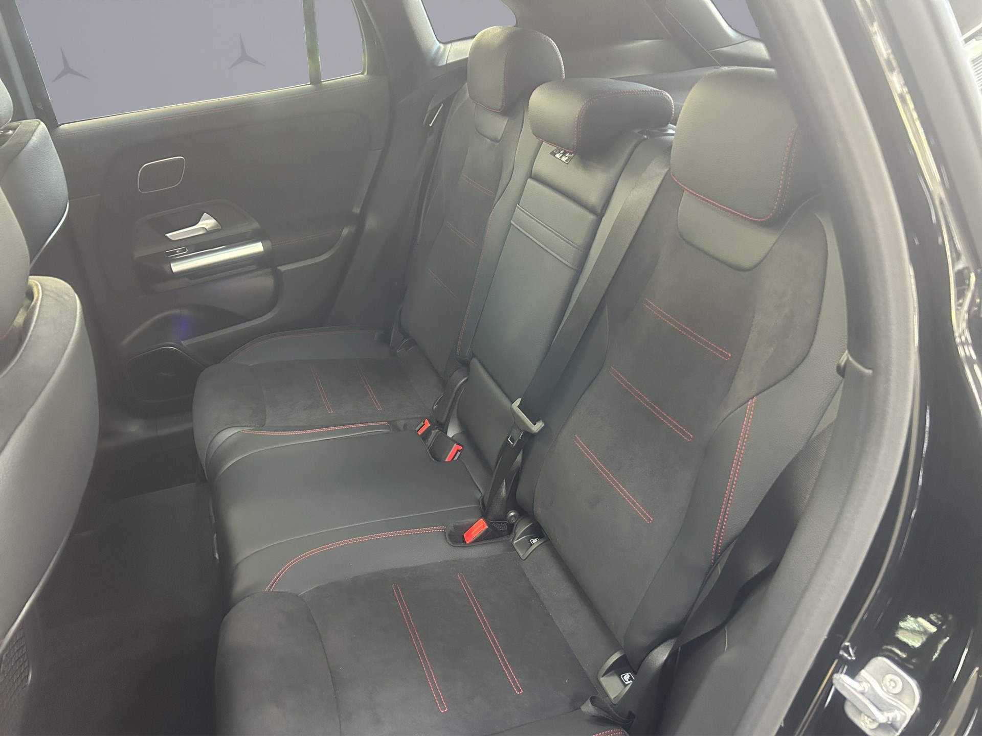 MERCEDES-BENZ GLA-Klasse H247 GLA 250 Swiss Star AMG Line 4matic-image-10