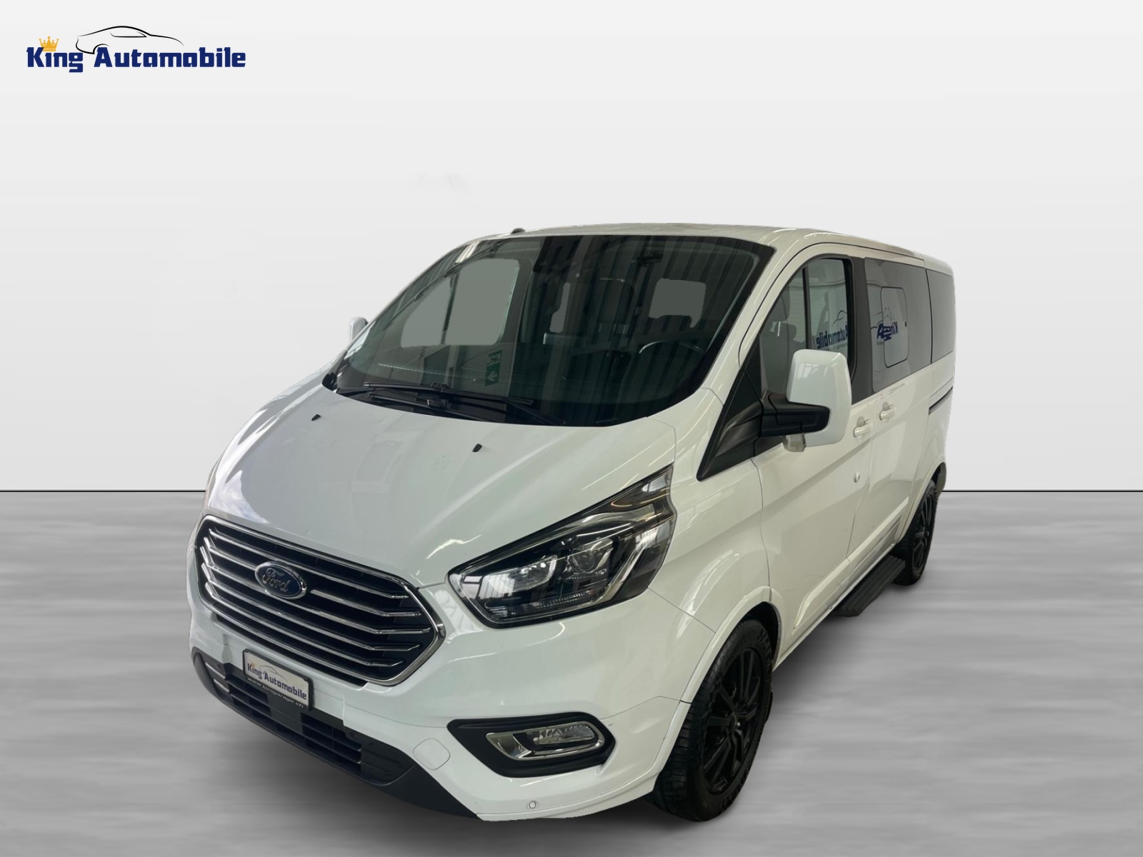 FORD Tourneo Custom 310 L1H1 Titanium SelectShift A | CH-Auto | Ab MFK 01.2026 | 8-Plätzer | AHK-showroom-element-1