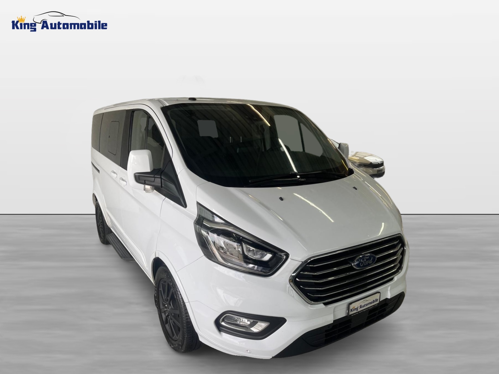 FORD Tourneo Custom 310 L1H1 Titanium SelectShift A | CH-Auto | Ab MFK 01.2026 | 8-Plätzer | AHK
