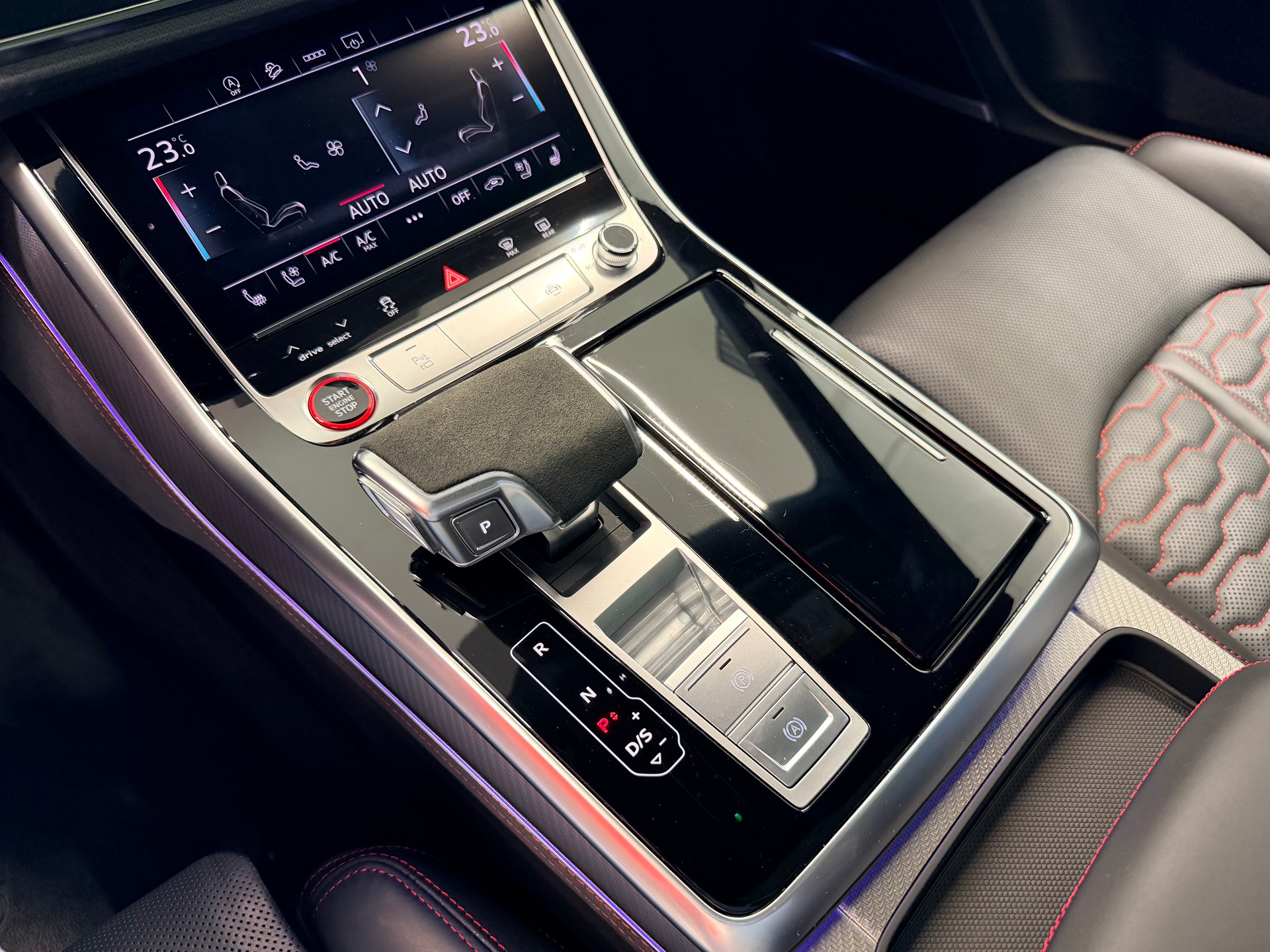 AUDI RSQ8 performance quattro-image-24