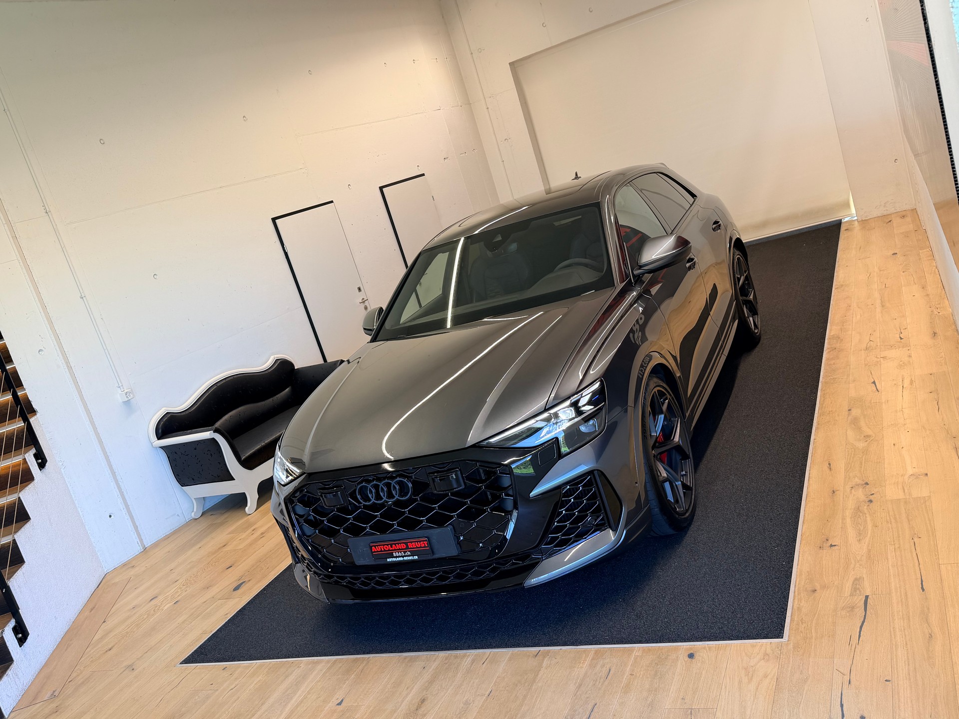 AUDI RSQ8 performance quattro-showroom-element-3