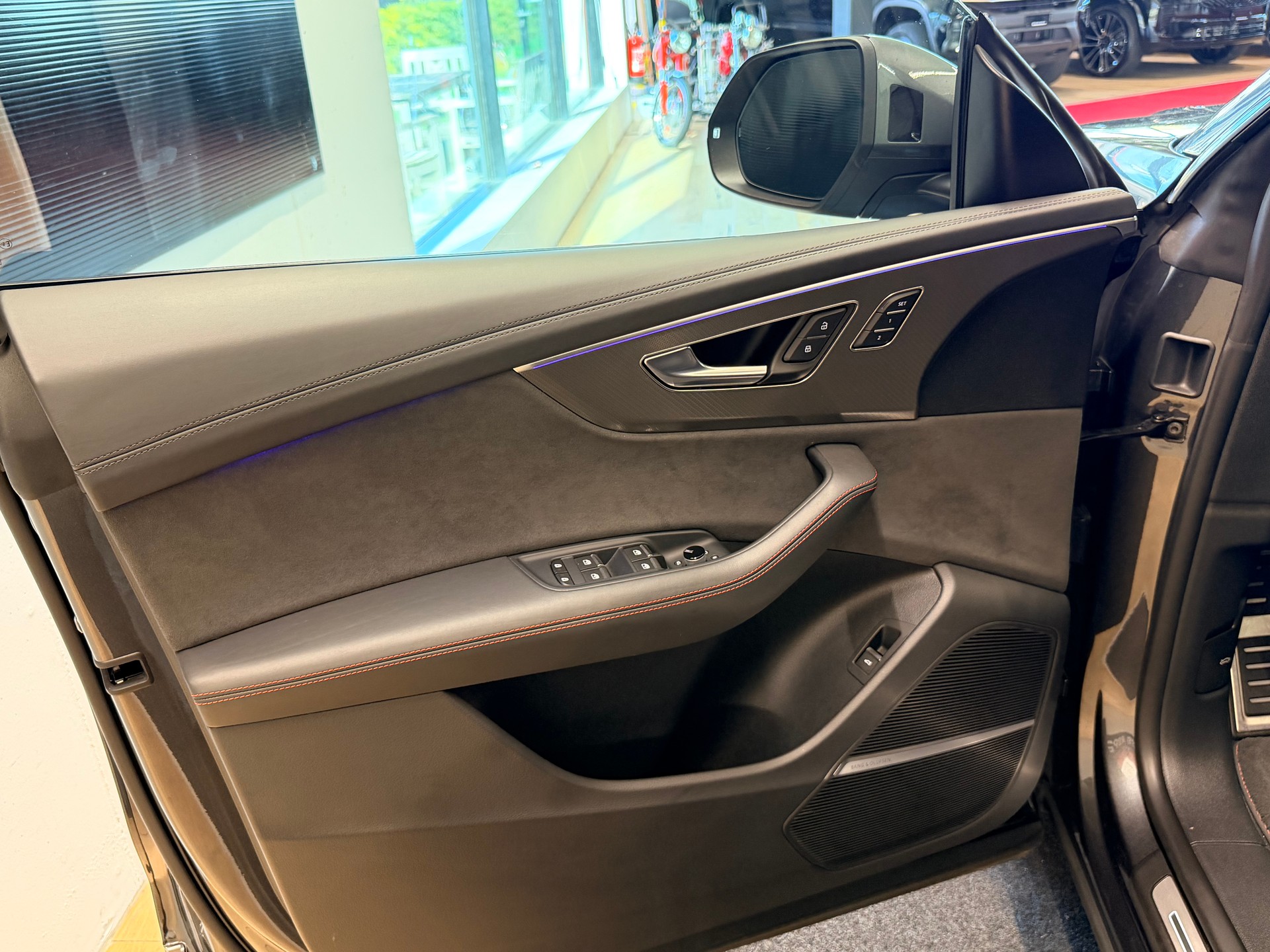 AUDI RSQ8 performance quattro-image-13