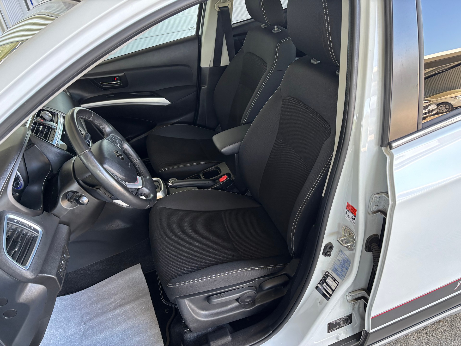 SUZUKI SX4 S-Cross 1.4 16V Compact Top 4WD Automatic-image-6