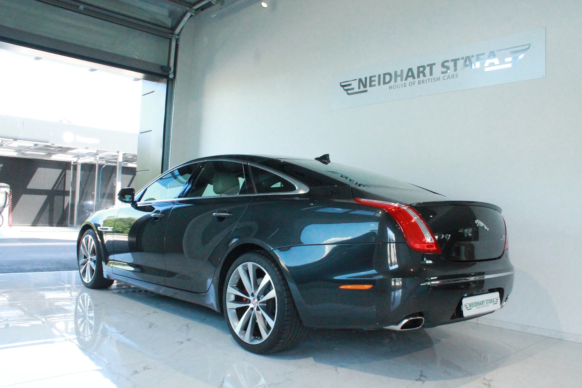 JAGUAR XJ 3.0 V6 S/C Portfolio Automatic AWD-showroom-element-1