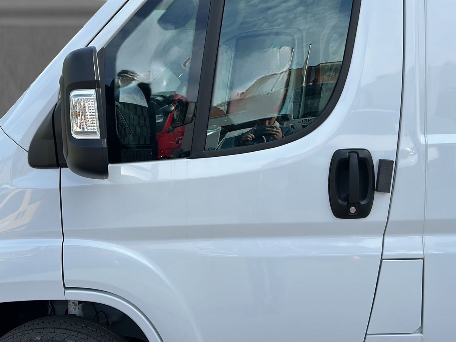 FIAT Ducato 35 L2H2 Swiss Edition-image-6