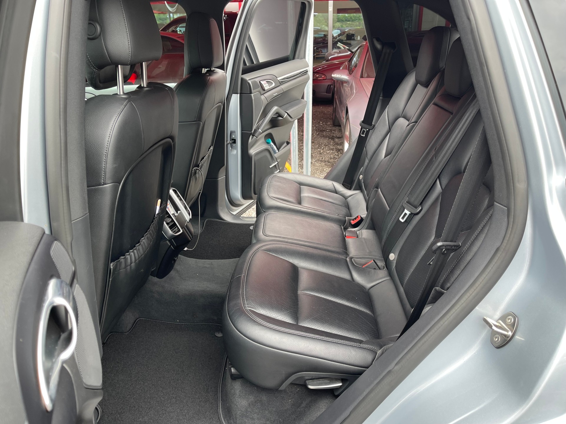 PORSCHE Cayenne Diesel-image-8