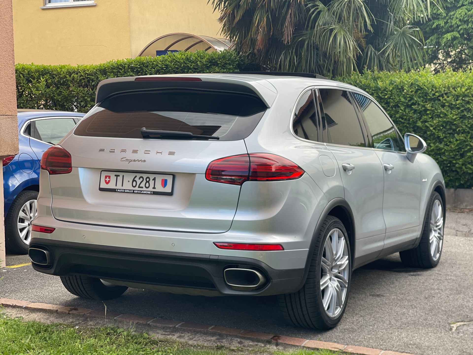 PORSCHE Cayenne Diesel-image-2